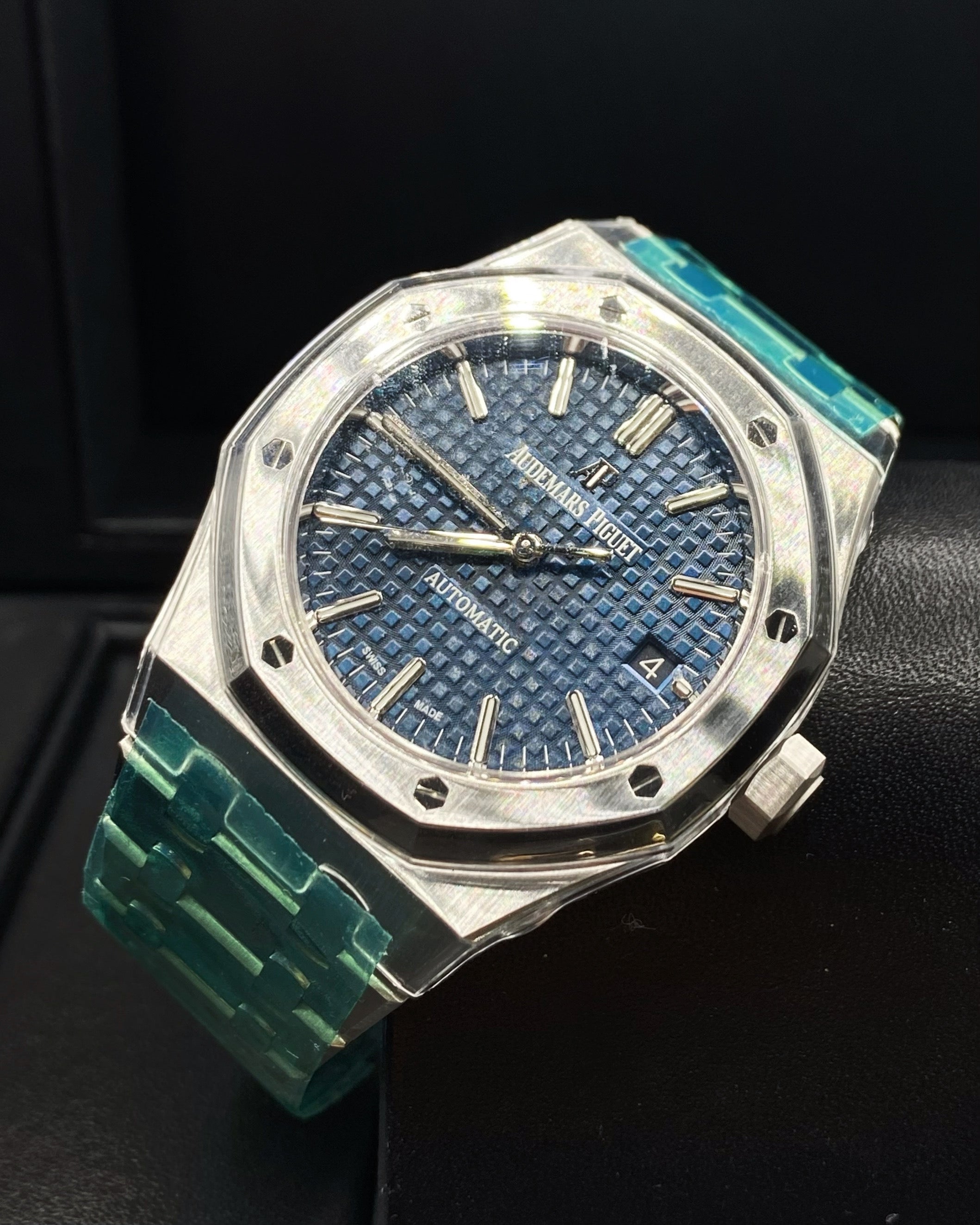 Audemars Piguet Royal Oak Selfwinding Blue dial, 37mm, Stainless steel, 15450ST.OO.1256ST.03 - Image 3