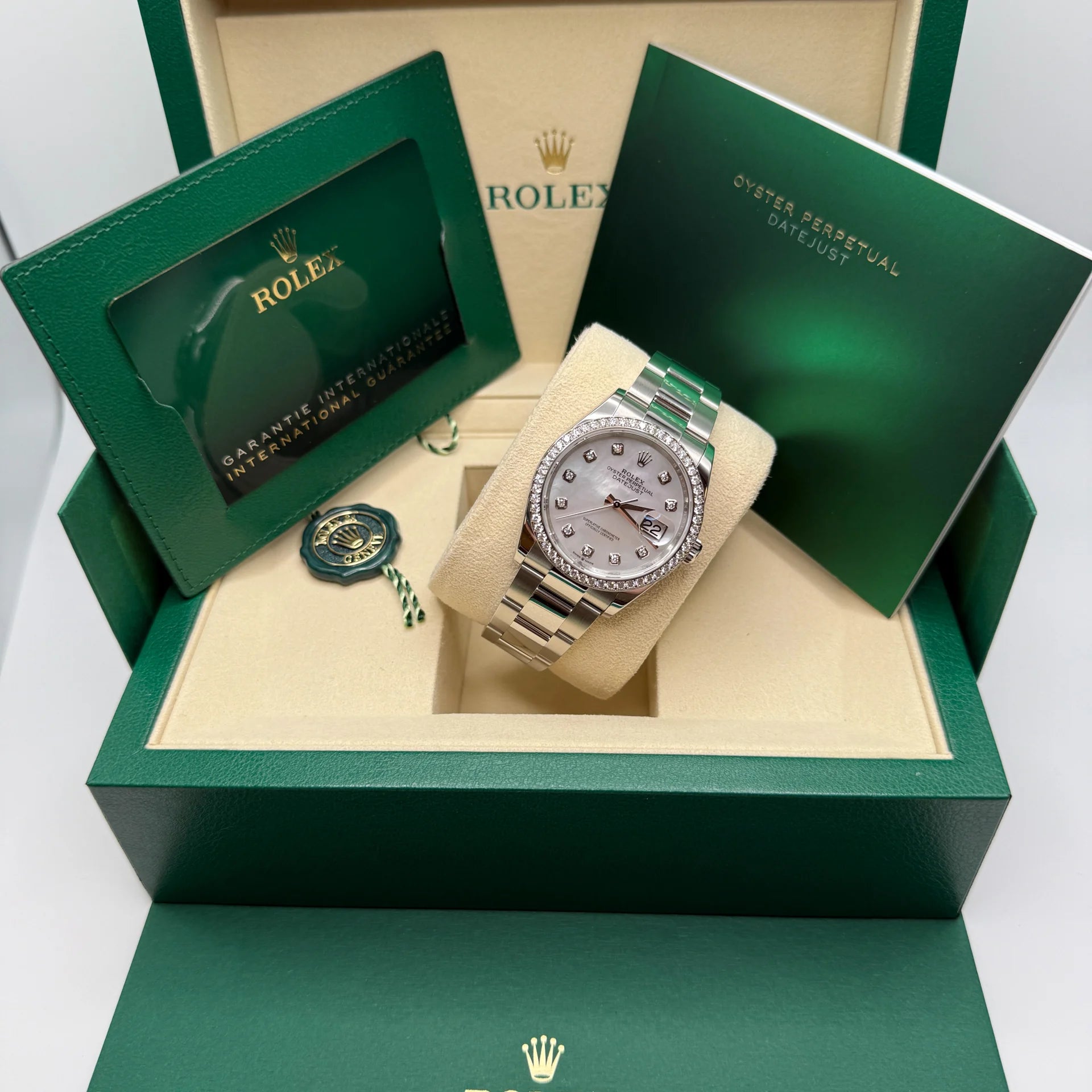 Rolex Datejust 36mm 126284 Mother-of-Pearl Dial Oyster Bracelet - Image 2