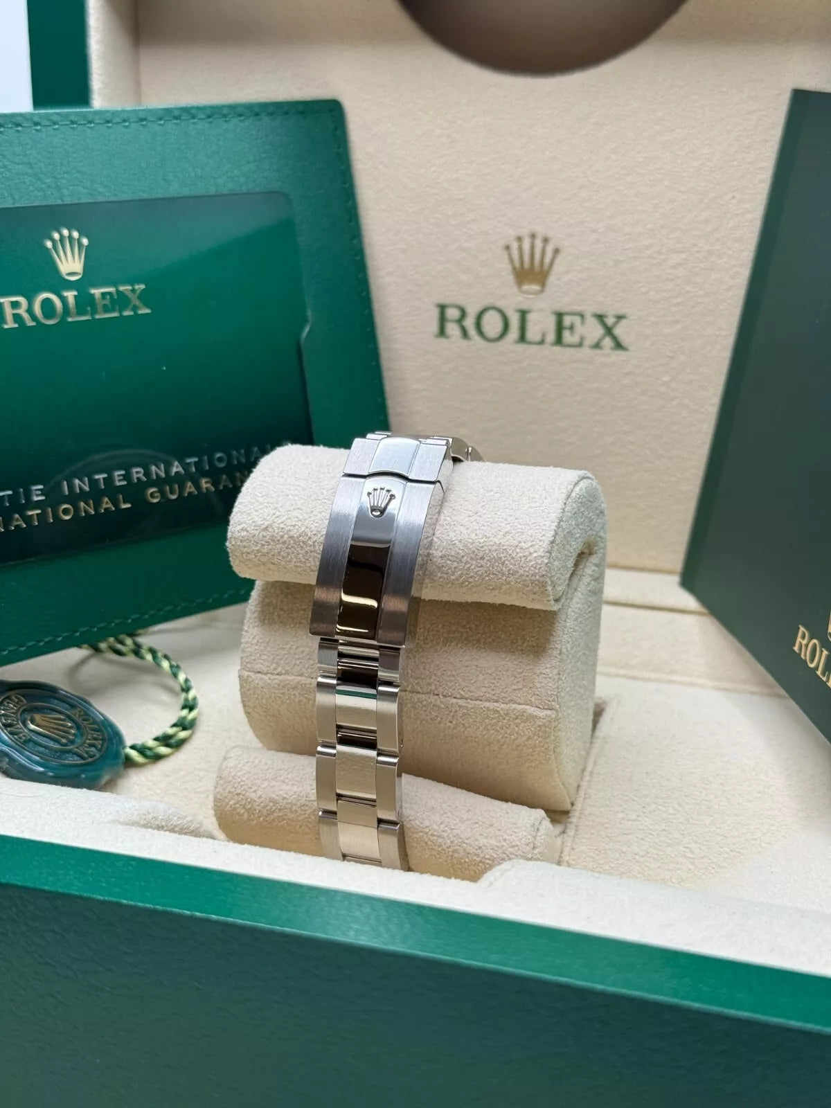 Rolex Lady-Datejust 28mm m279160 Oyster Perpetual Silver Dial Oyster Bracelet - Image 6