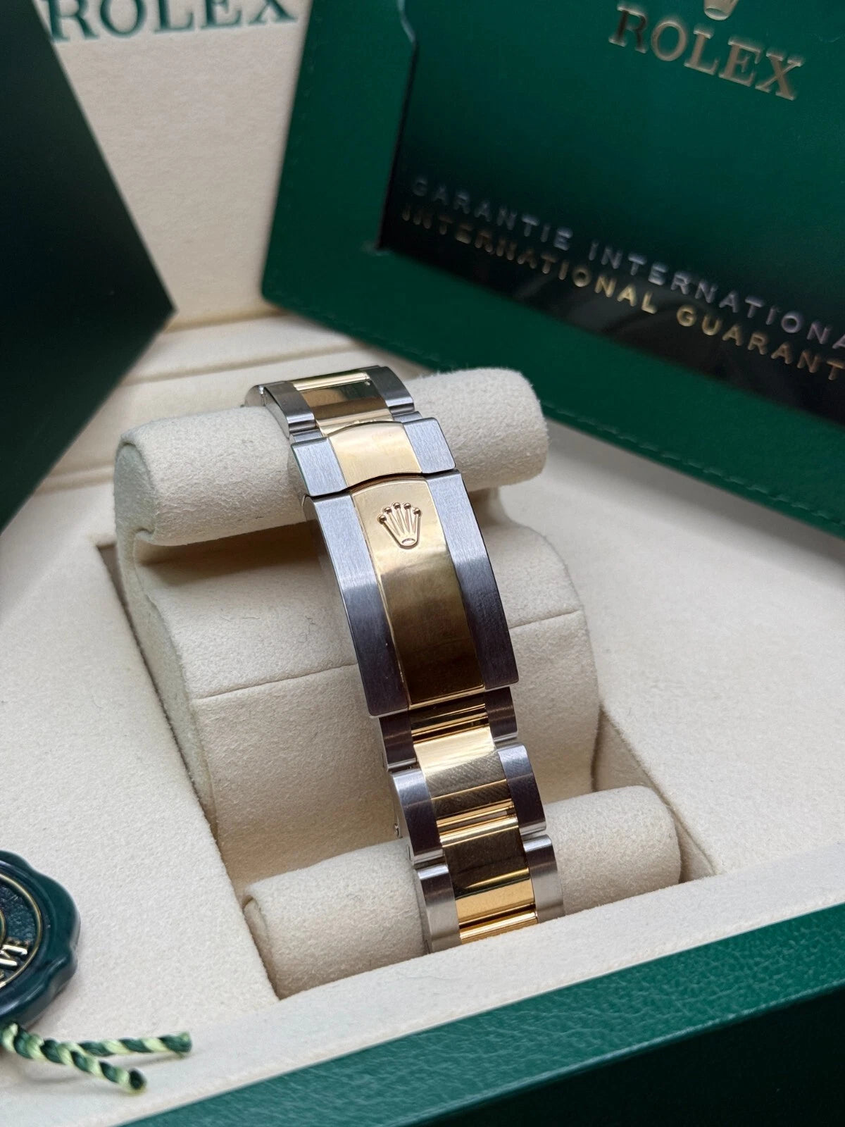 Rolex Datejust 41mm 126333 Silver Index Oyster Steel and Yellow Gold Mens Watch - Image 8