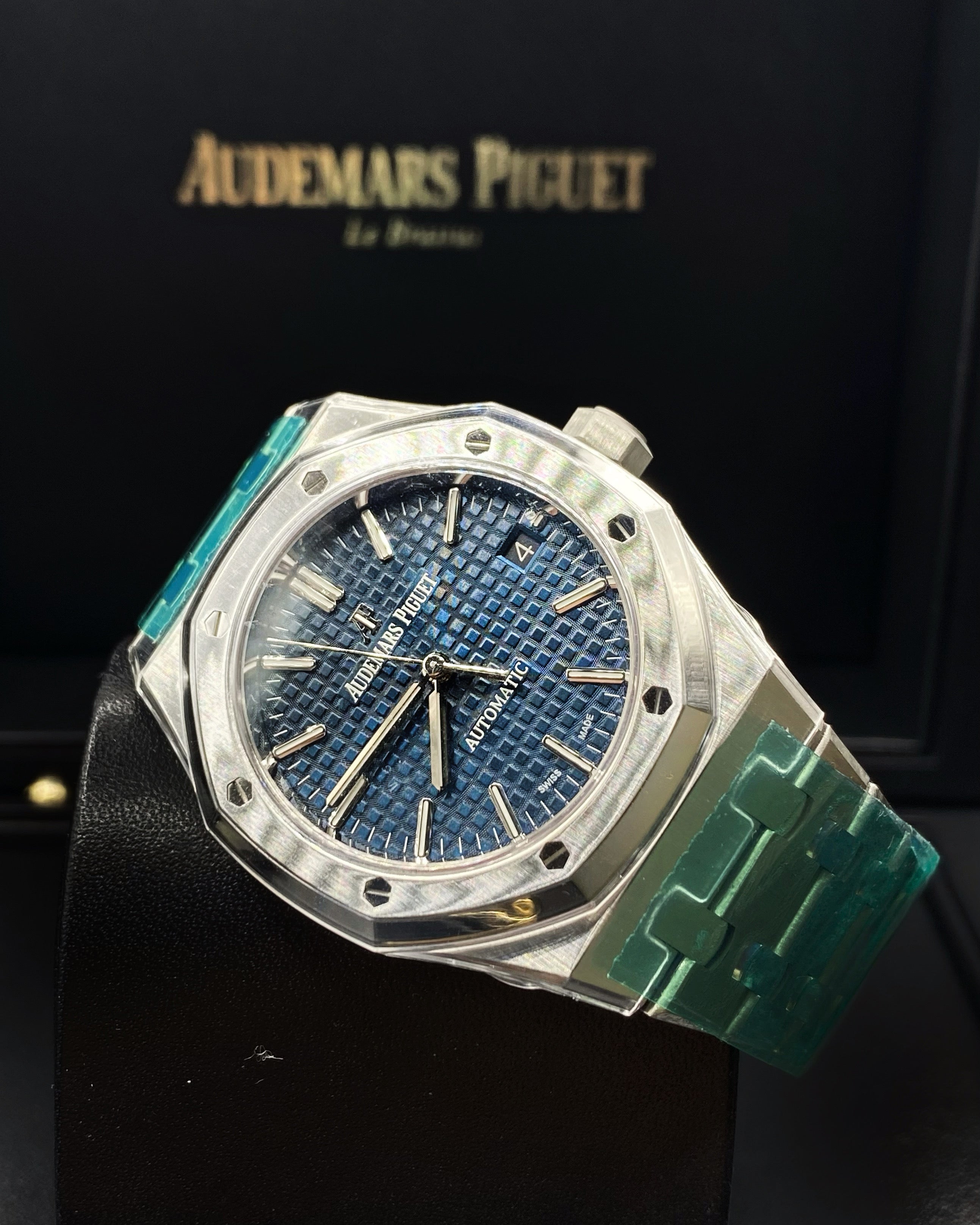 Audemars Piguet Royal Oak Selfwinding Blue dial, 37mm, Stainless steel, 15450ST.OO.1256ST.03 - Image 2