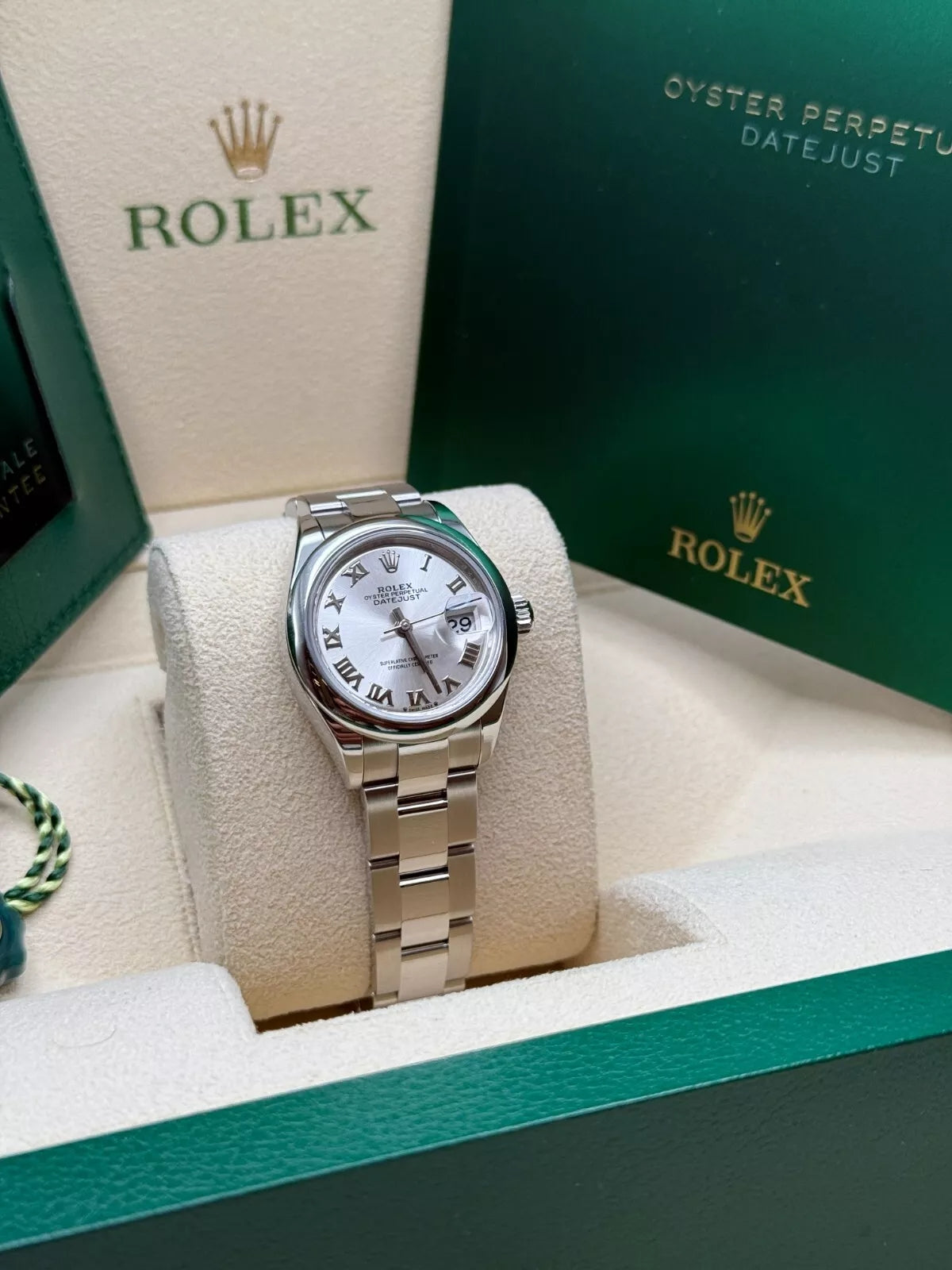 Rolex Lady-Datejust 28mm m279160 Oyster Perpetual Silver Dial Oyster Bracelet - Image 5