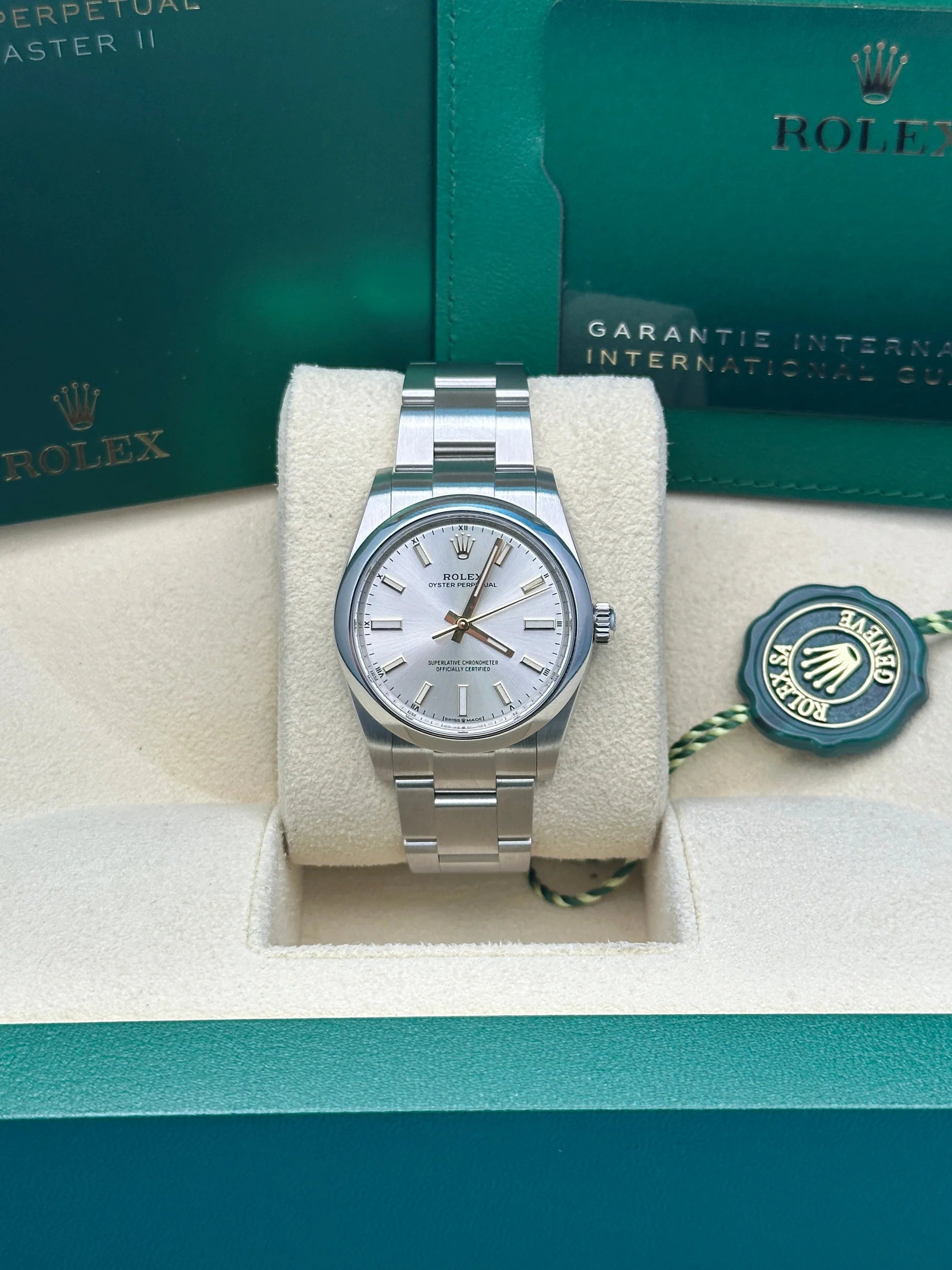 Rolex Oyster Perpetual 34mm 124200-0001 Silver Dial Oyster Stainless Steel Bracelet - Image 7