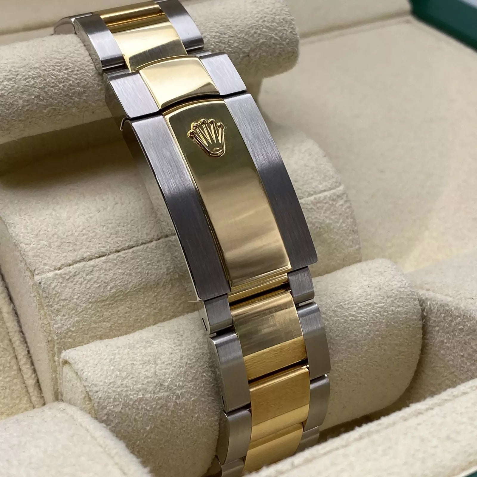 Rolex Datejust 36mm 126233 Custom Black Dial Jubilee Bracelet Watch - Image 3