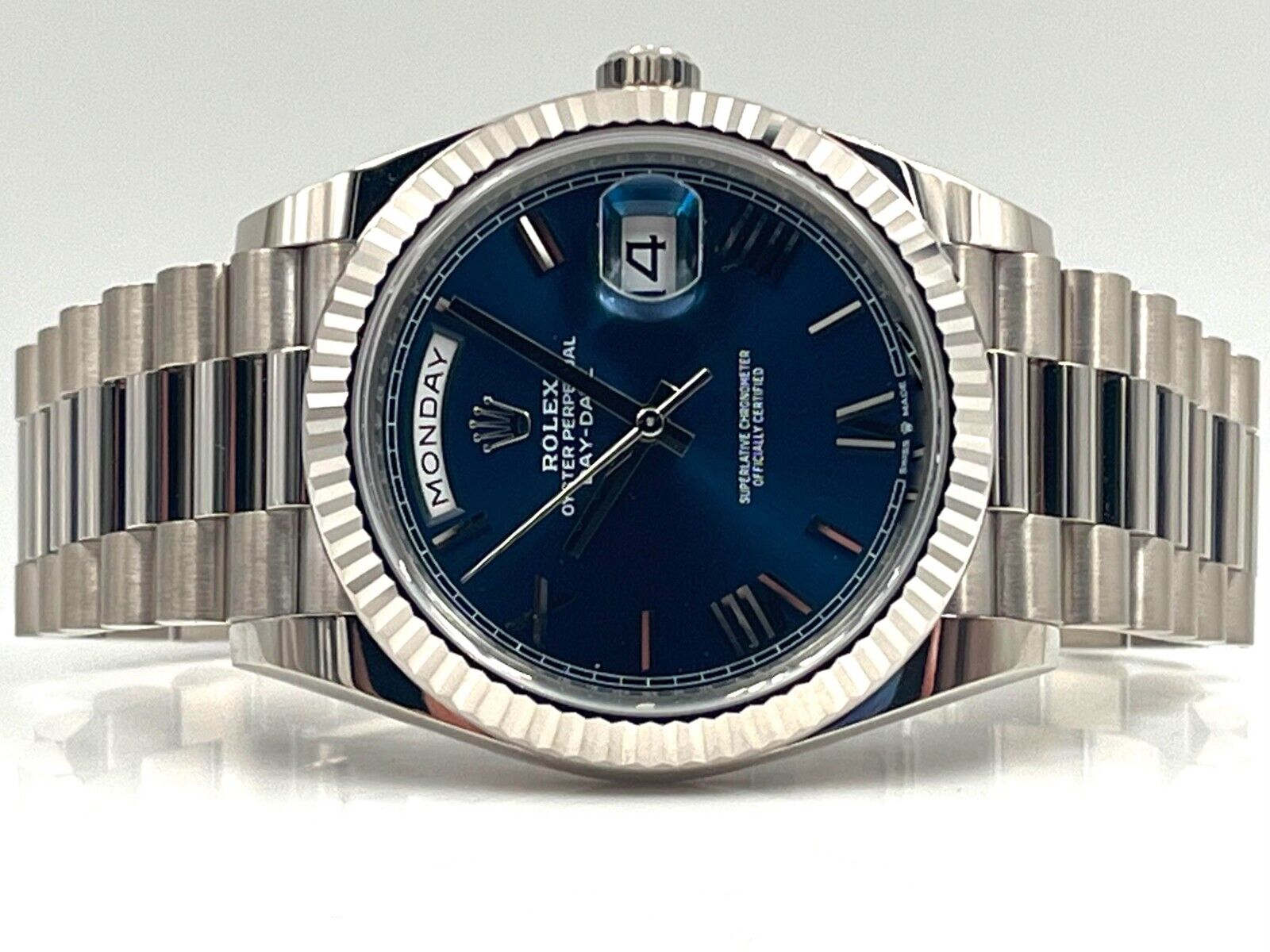 Rolex Day-Date President 40mm White Gold Blue Roman Dial - 228239 - Image 5