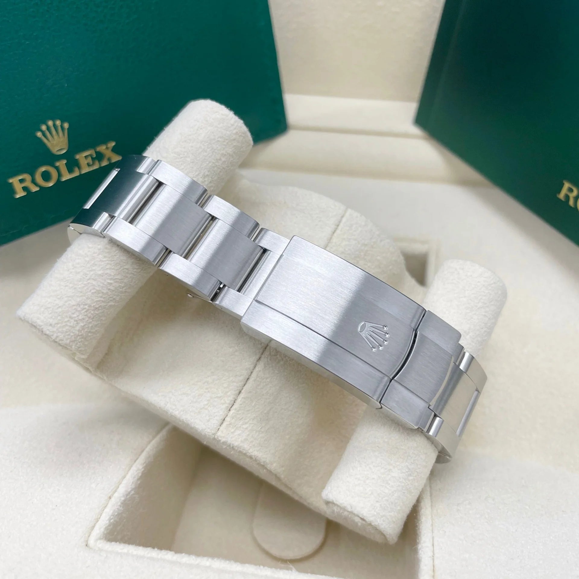 Rolex Oyster Perpetual 41mm 124300-0004 Yellow Dial - Image 7