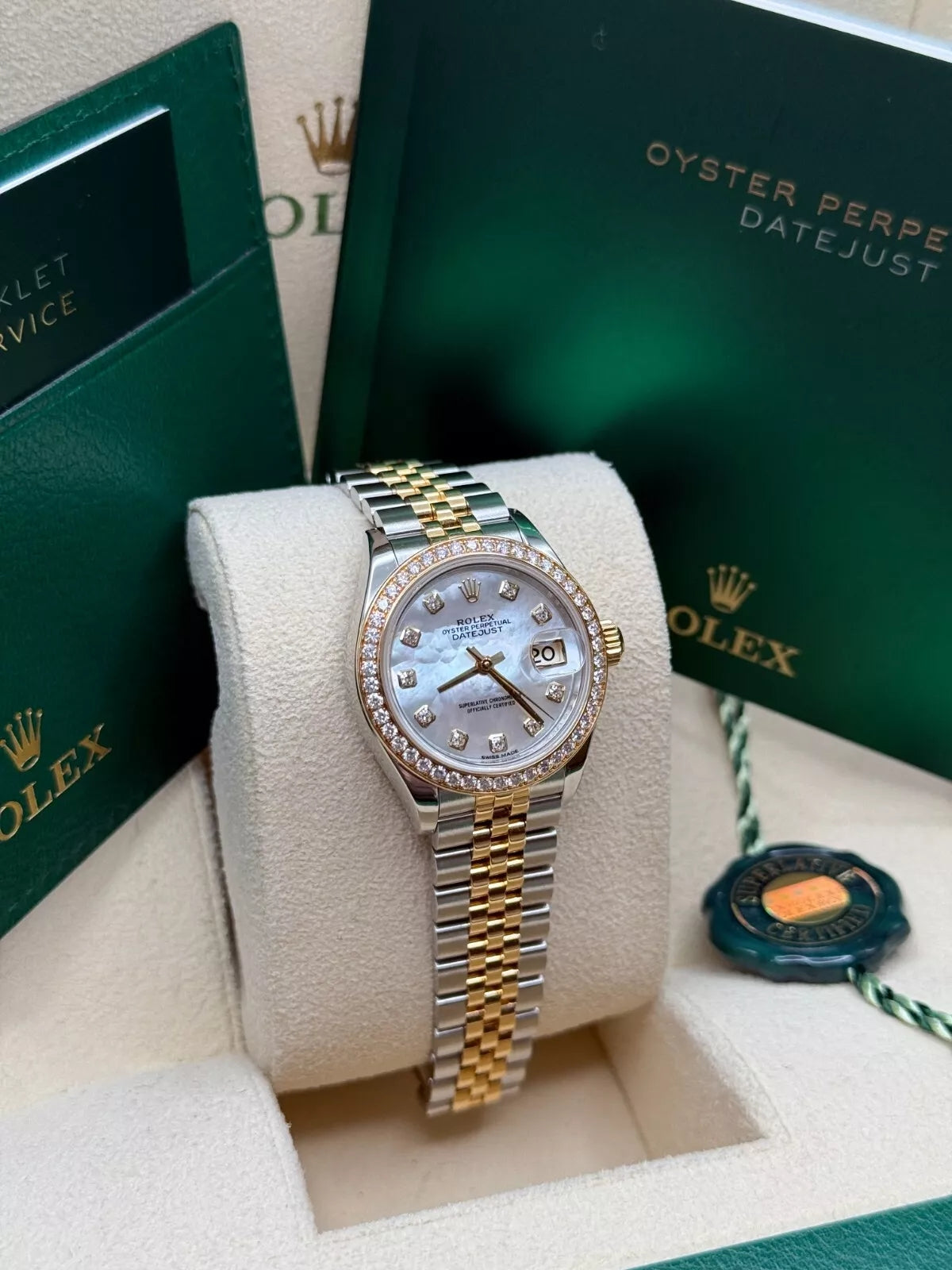 Rolex Lady-Datejust 28mm 279383RBR Mother-of-Pearl Dial Yellow Rolesor Oyster Bracelet - Image 14