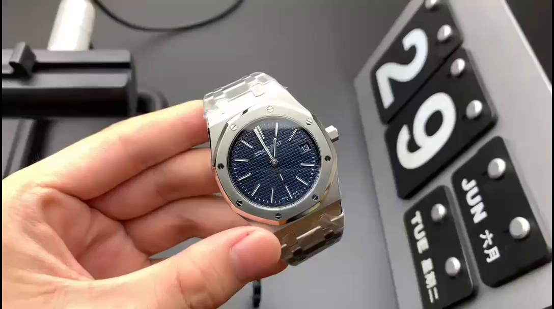 Audemars Piguet ROYAL OAK “Night Blue Cloud 50�?Dial 41mm - Image 2