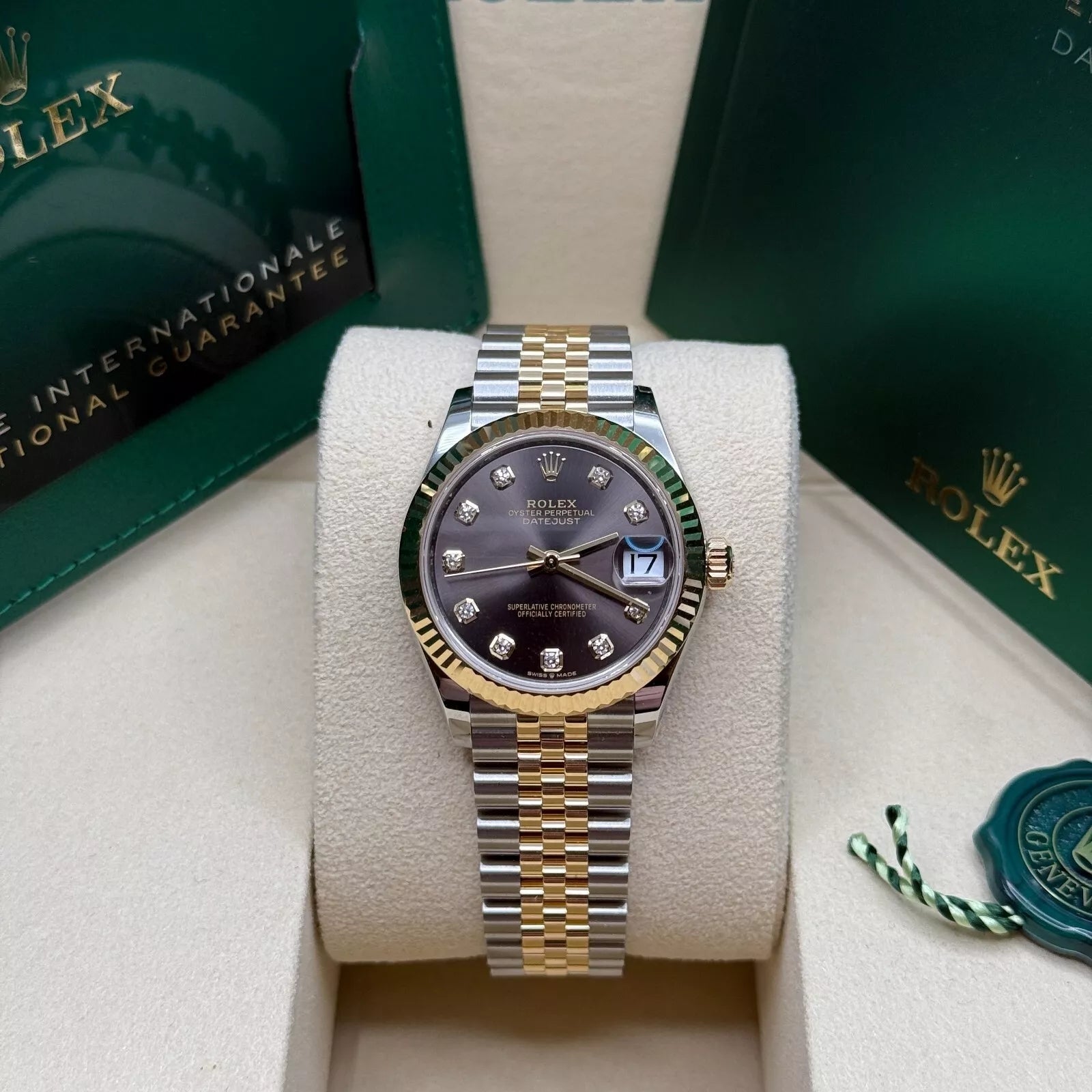 Rolex Datejust m278273-0021/0022 31mm Dark Grey Dial Stainless Steel and Yellow Gold Oyster Watch - Image 7