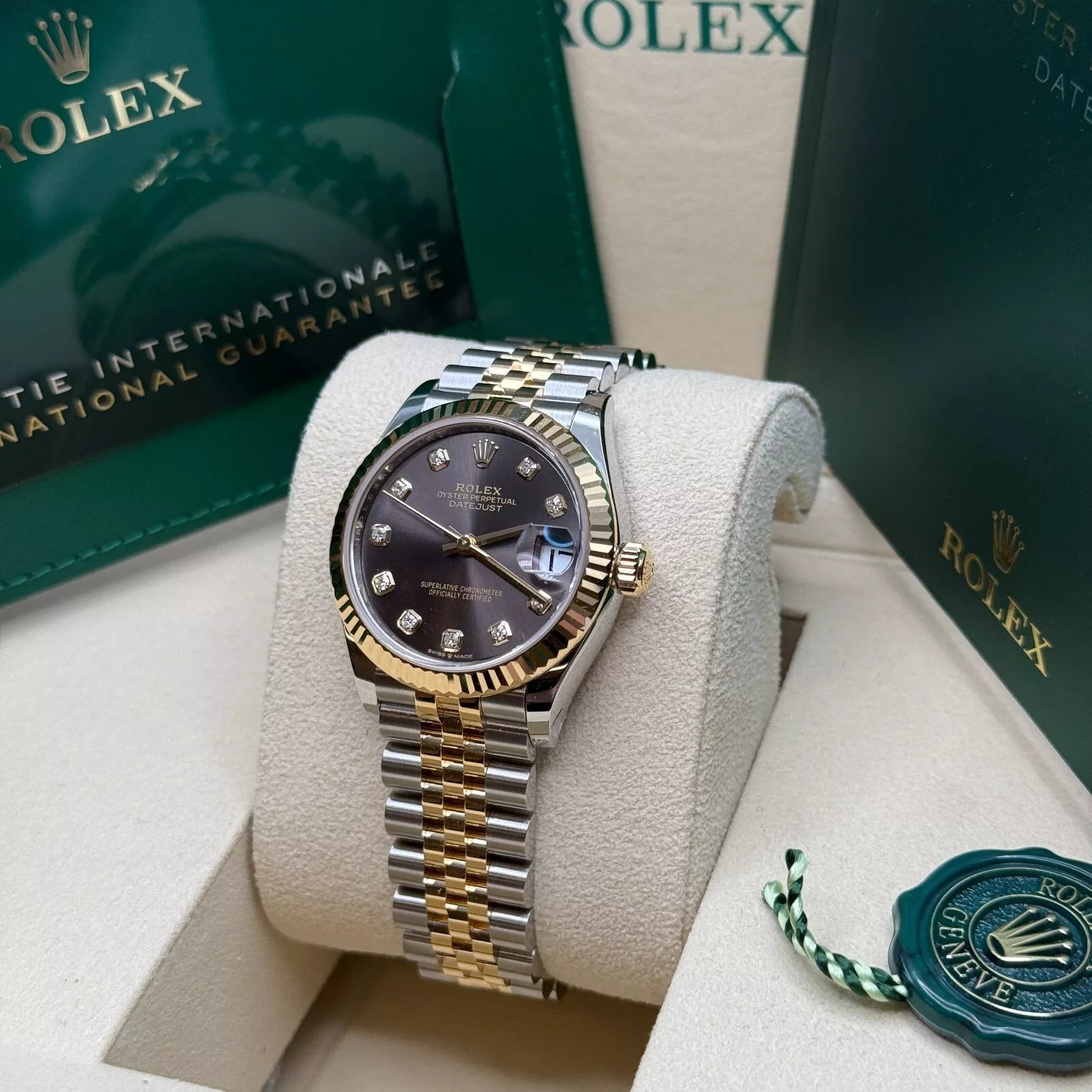 Rolex Datejust m278273-0021/0022 31mm Dark Grey Dial Stainless Steel and Yellow Gold Oyster Watch - Image 9