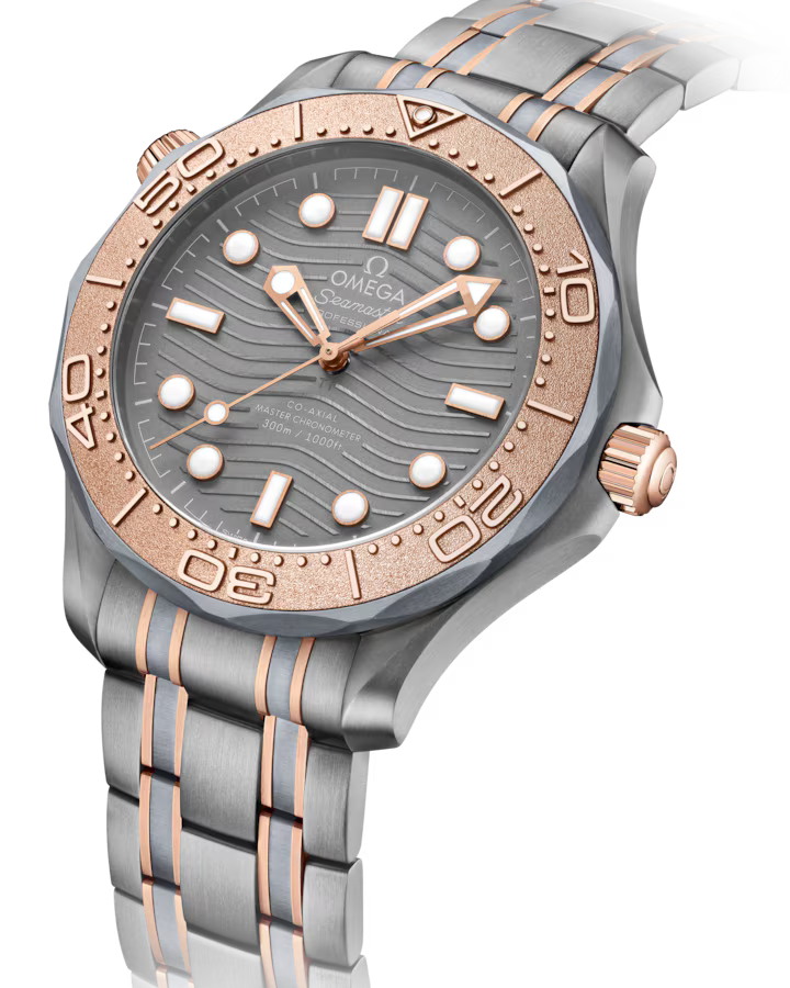 Omega Seamaster Diver 300M 42mm Grey Dial Titanium �?tantalum �?Sedna�?18k Rose Gold Bracelet 210.60.42.20.99.001 - Image 4