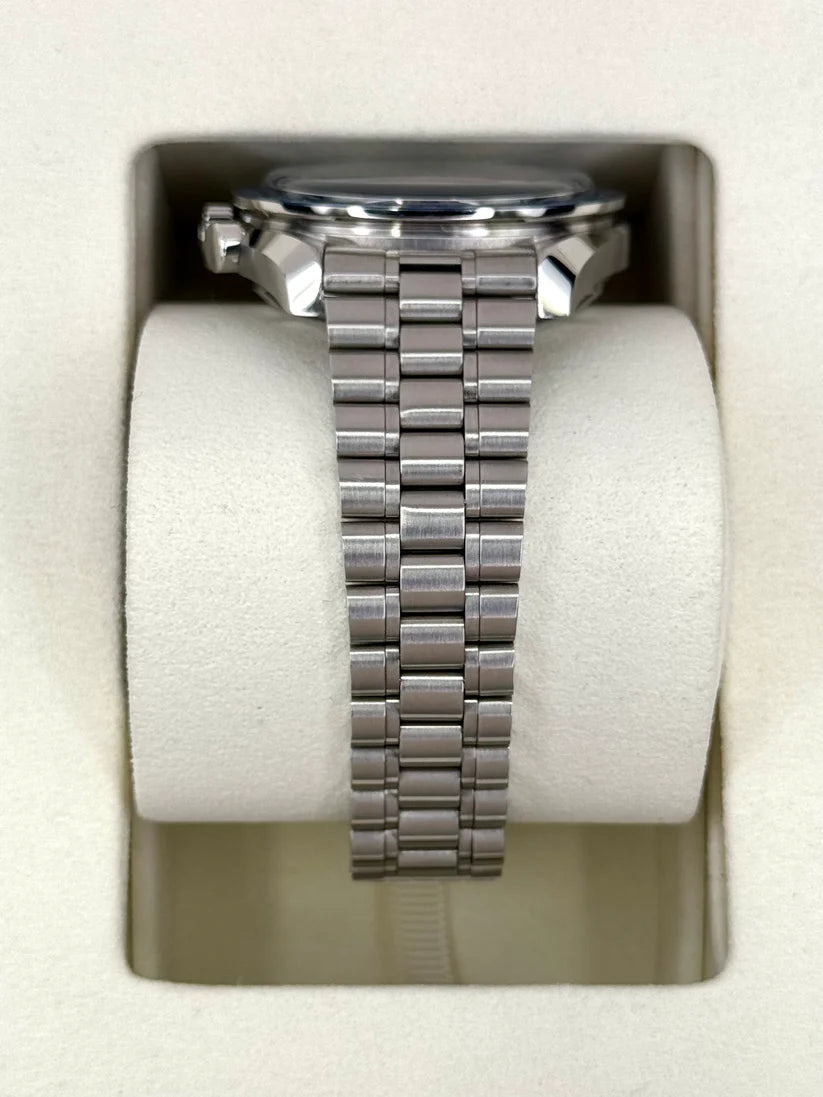 Omega Speedmaster Heritage Models 'Silver Snoopy Award' 50th Anniversary 42mm 310.32.42.50.02.001 - Image 7