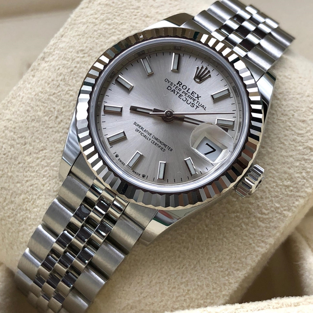 Rolex Lady-Datejust 28mm 279174 Silver Dial Oyster Bracelet - Image 3