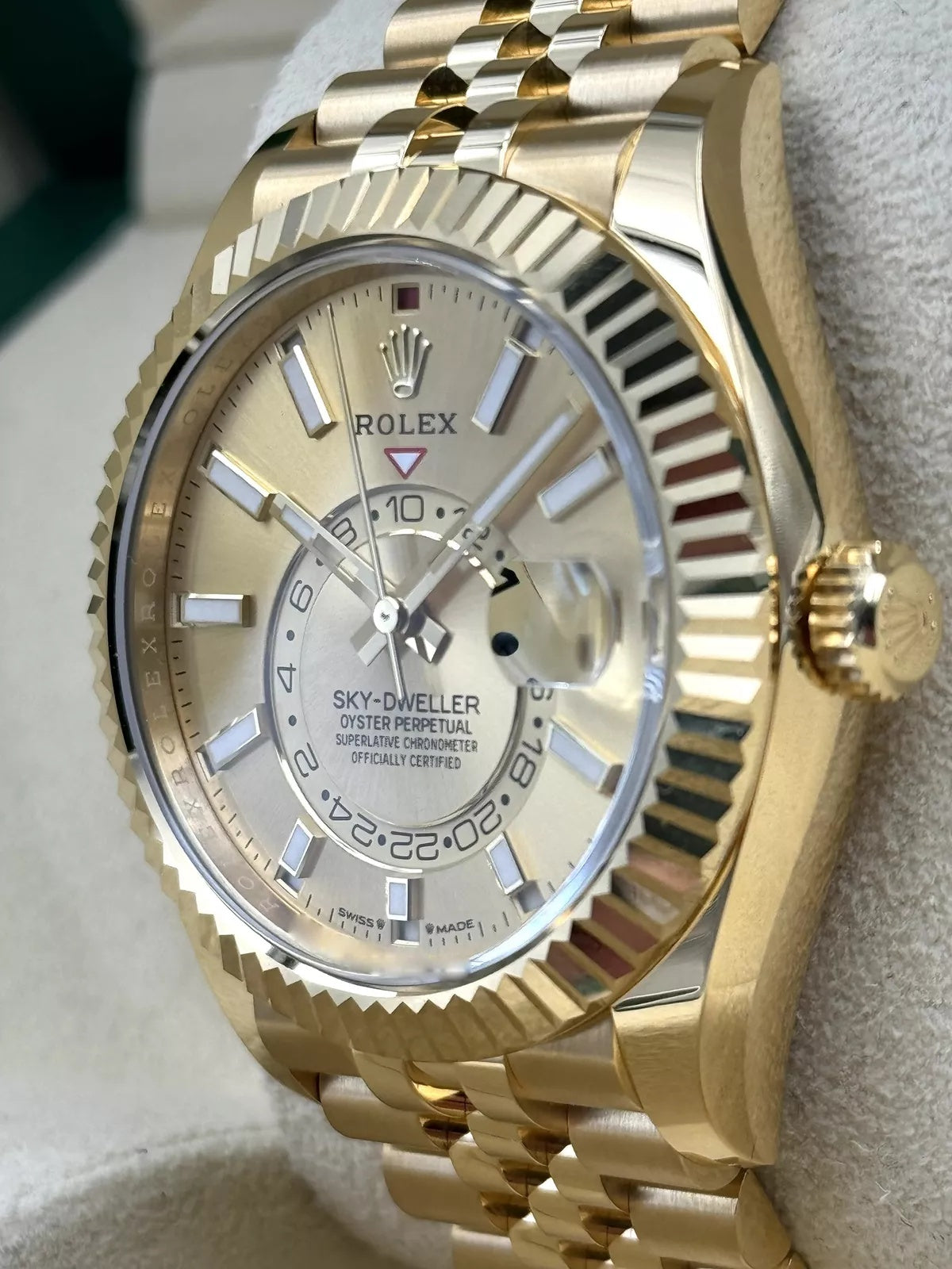 Rolex Sky-Dweller 42mm 336938-0004 Yellow Gold Champagne Dial Jubilee - Image 5