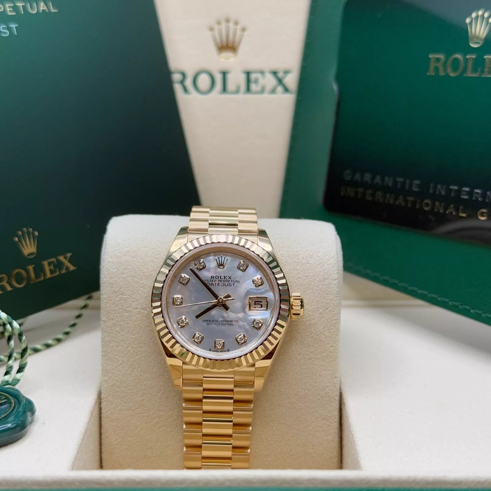 Rolex Lady-Datejust 28mm 279178 Mother-of-Pearl Diamonds Dial - Image 2
