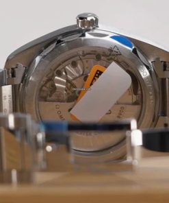 Alternative view of OMEGA Seamaster Aqua Terra 41mm Grey Dial Stainless Steel Bracelet 220.10.41.21.06.001