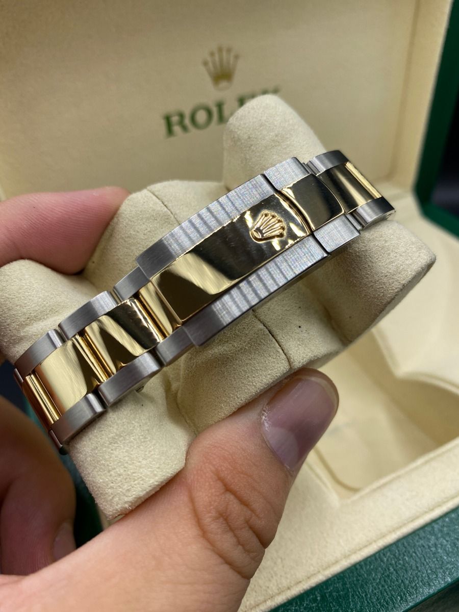 Rolex Datejust 36mm 126203 Golden Palm Dial Domed Bezel Oyster Bracelet - Image 10