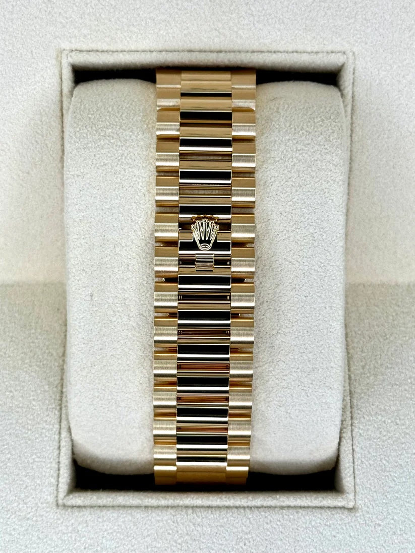 Rolex Yellow Gold President Day Date 40mm Onyx Diamond Dial - 228238 - Image 4