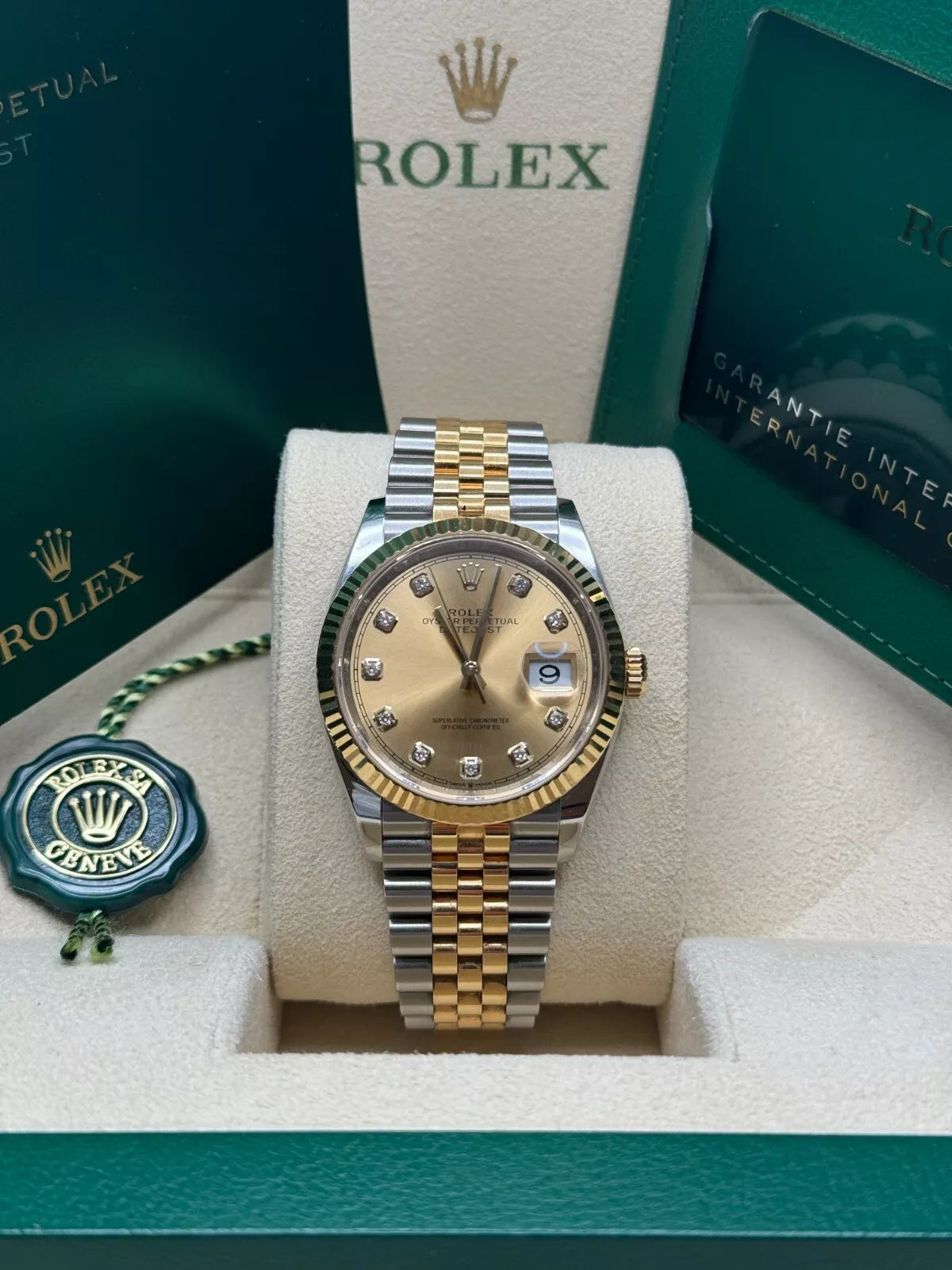 Rolex Datejust 41mm Two-Tone Yellow Gold Fluted Bezel Champagne Diamond Dial Oyster - 126333 - Image 10