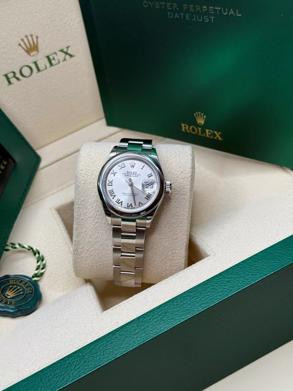 Rolex Lady-Datejust 28mm m279160 Oyster Perpetual Silver Dial Oyster Bracelet - Image 7