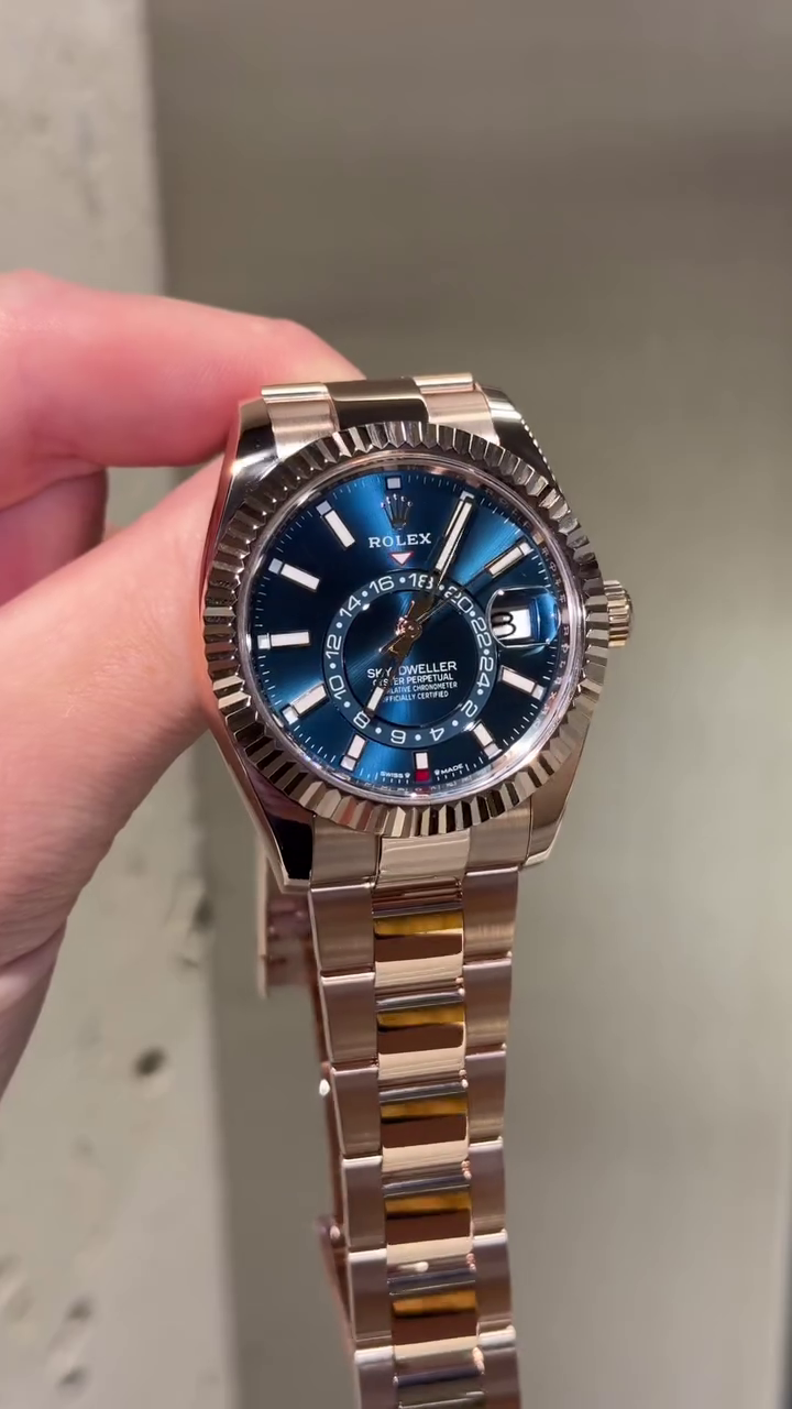 Rolex Sky-Dweller 42mm 336935-0001 Rose Gold Blue Dial Oyster - Image 9