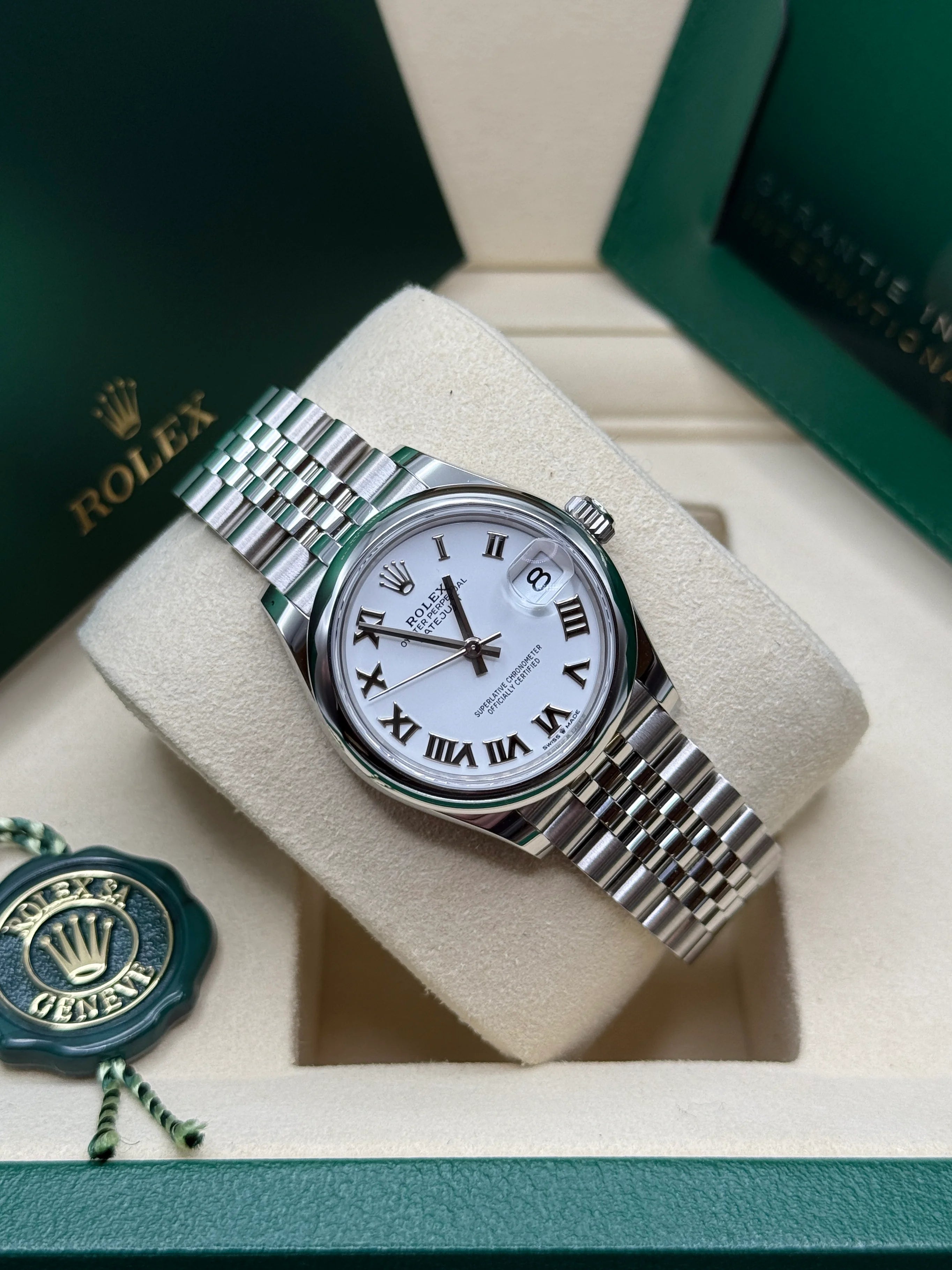 Rolex Datejust m278240-0003/0004 31mm White Roman Domed Bezel Oyster Oystersteel - Image 10