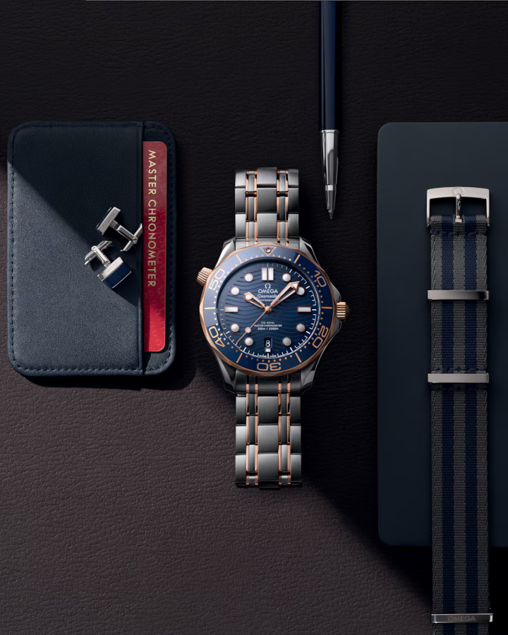 Omega Seamaster Diver 300M 42mm Blue Dial Stainless Steel and Sedna�?18k Rose Gold Bracelet 210.20.42.20.03.002 - Image 6