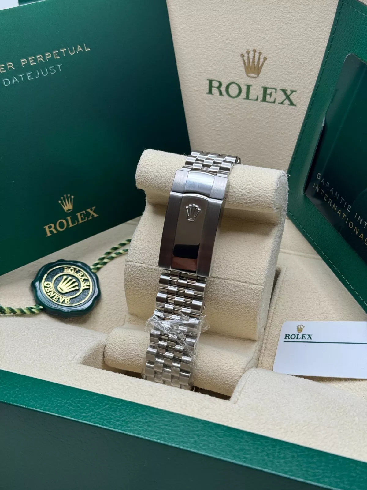 Rolex Datejust 41mm Smooth Bezel White Roman Dial Jubilee - 126300 - Image 10