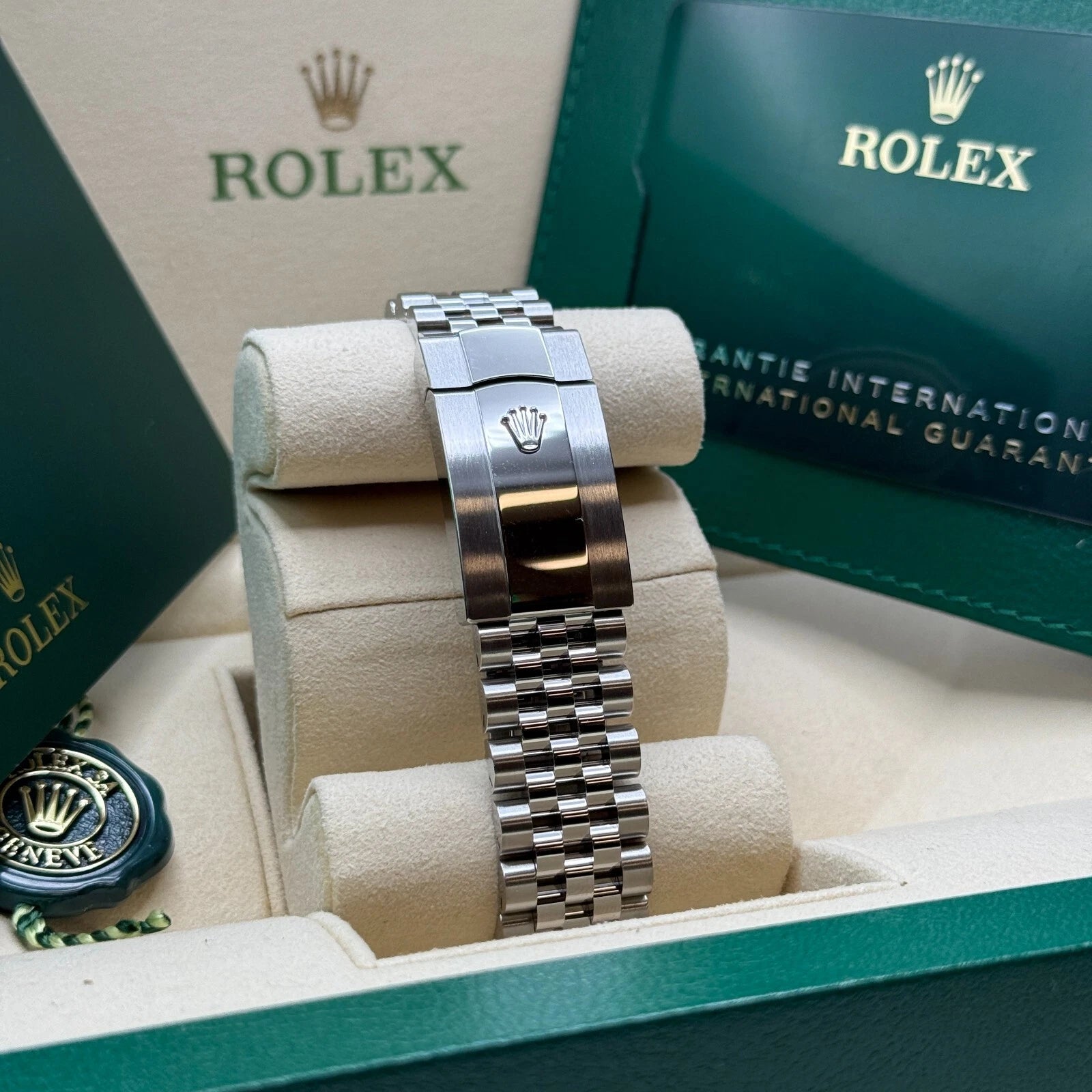 Rolex Datejust Black Index Jubilee 41mm Stainless Steel - 126334 - Image 8