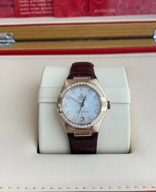 Omega Constellation Ladies' Selection 29mm yellow gold on leather strap 131.58.29.20.55.001 - Image 2