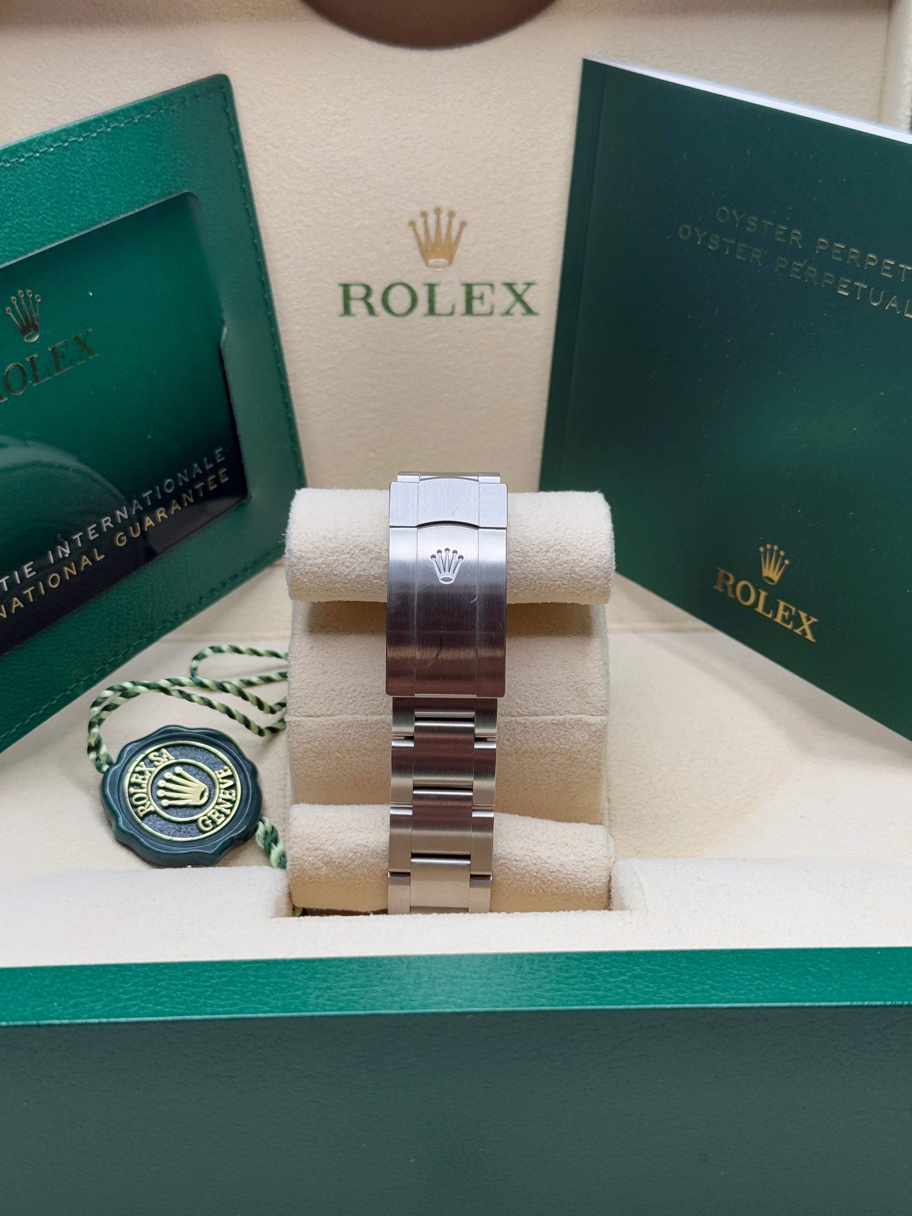 Rolex Oyster Perpetual 36mm 126000-0001 Silver Dial Oyster Bracelet - Image 3