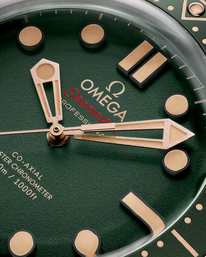 Omega Seamaster Diver 300m, Titanium and OMEGA’s exclusive 9K Bronze Gold, 42mm 210.90.42.20.10.001 - Image 6