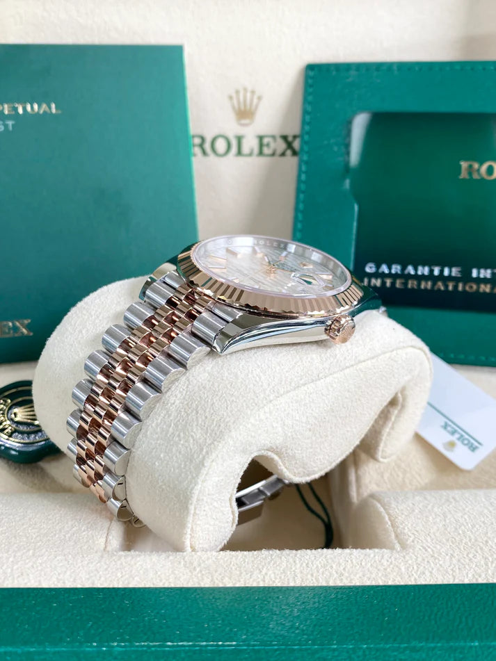 Rolex Datejust 41mm 126331 Silver Fluted Motif Dial Two Tone Stainless Steel & 18K Rose Gold Jubilee Bracelet Men's Watch - Image 6