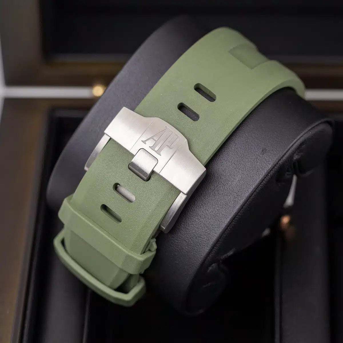 Audemars Piguet Royal Oak Offshore Khaki green 42mm 15720ST.OO.A052CA.01 - Image 5