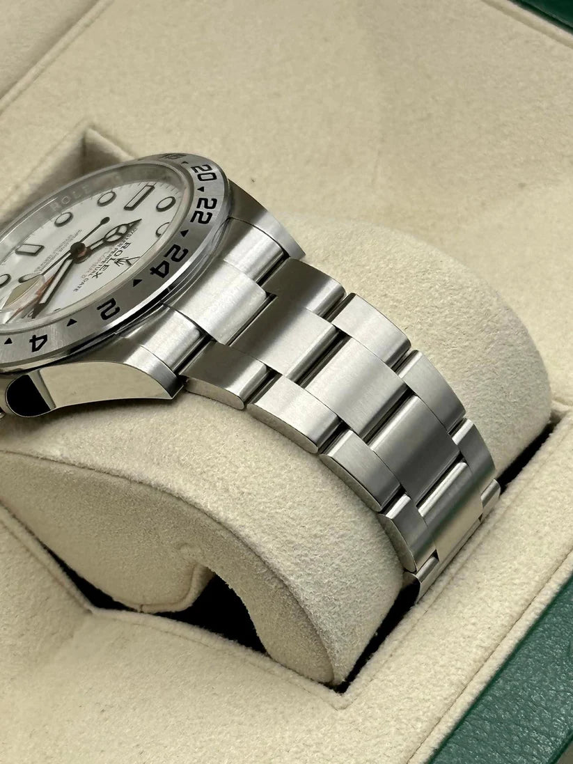 Rolex Explorer II 226570 42mm White Dial Men’s Watch - Image 7