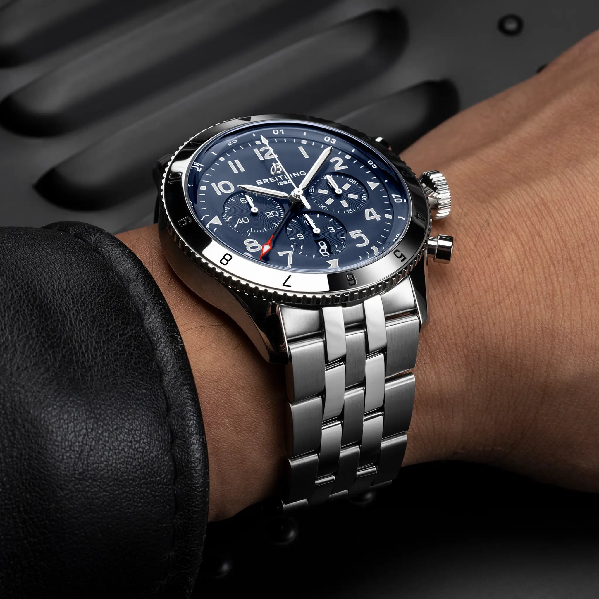 Breitling Classic AVI Super AVI B04 Chronograph GMT 46mm Tribute to Vought F4U Corsair AB04451A1C1A1 - Image 4