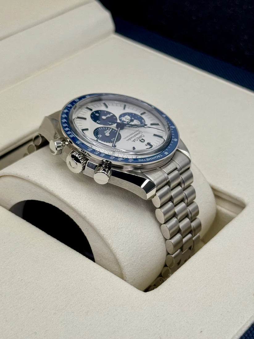 Omega Speedmaster Heritage Models 'Silver Snoopy Award' 50th Anniversary 42mm 310.32.42.50.02.001 - Image 4