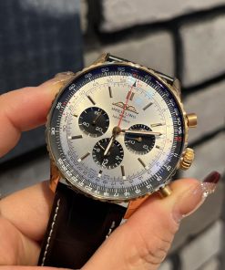 Alternative view of Breitling Navitimer Gold B01