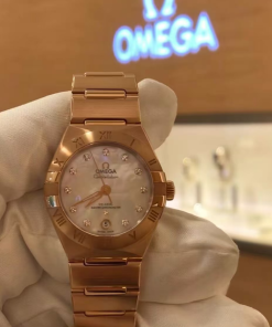 Alternative view of Omega Constellation Ladies' Selection 29mm yellow gold on yellow gold 131.50.29.20.55.002