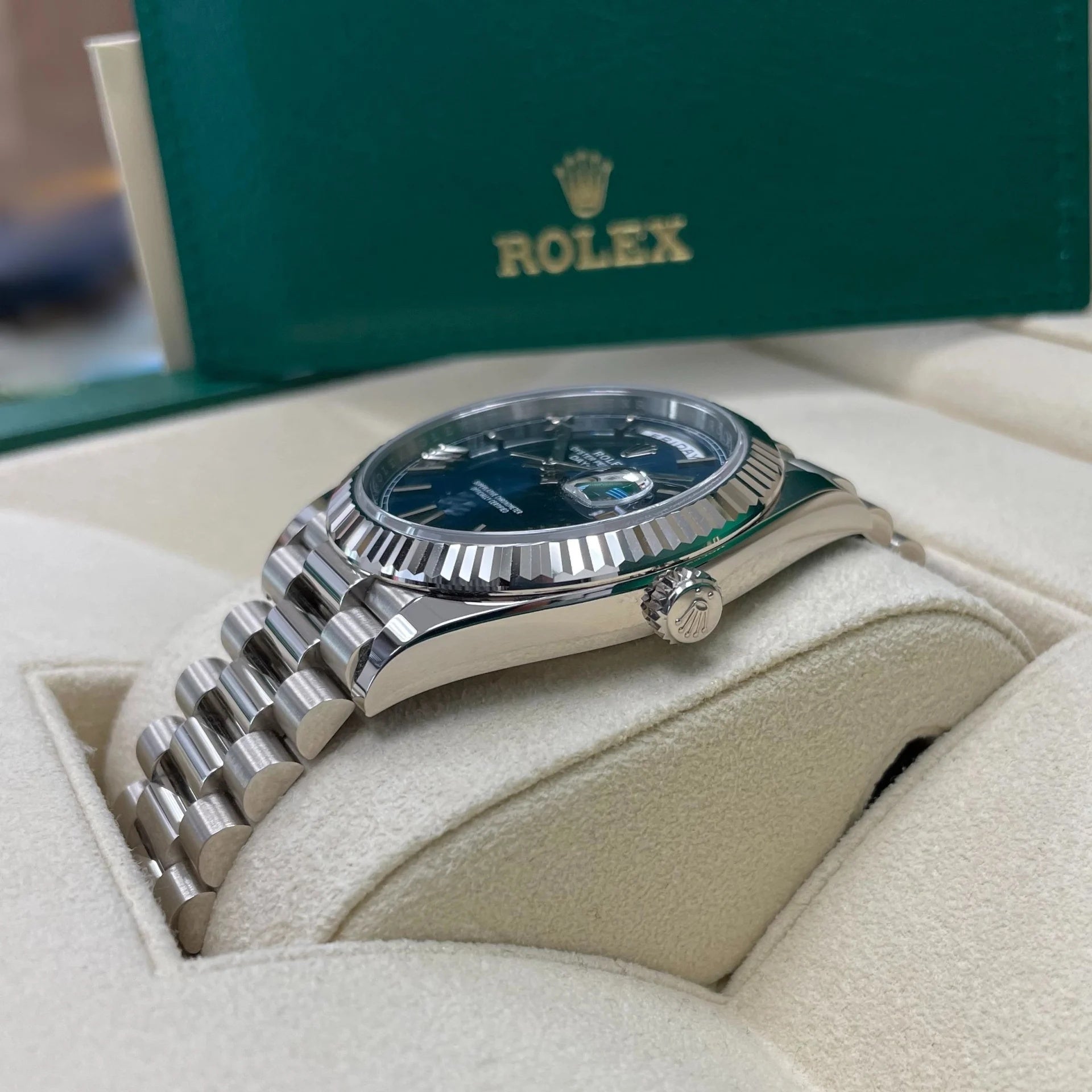 Rolex Day-Date President 40mm Blue Roman Dial 228236-0007 - Image 4