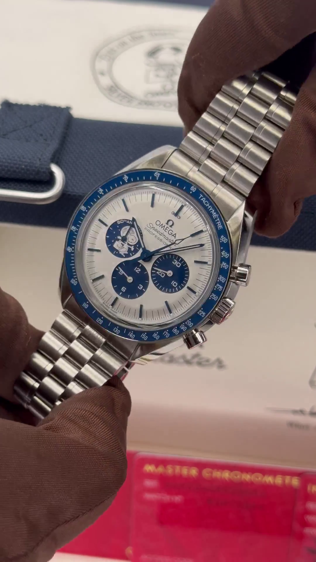 Omega Speedmaster Heritage Models 'Silver Snoopy Award' 50th Anniversary 42mm 310.32.42.50.02.001 - Image 12