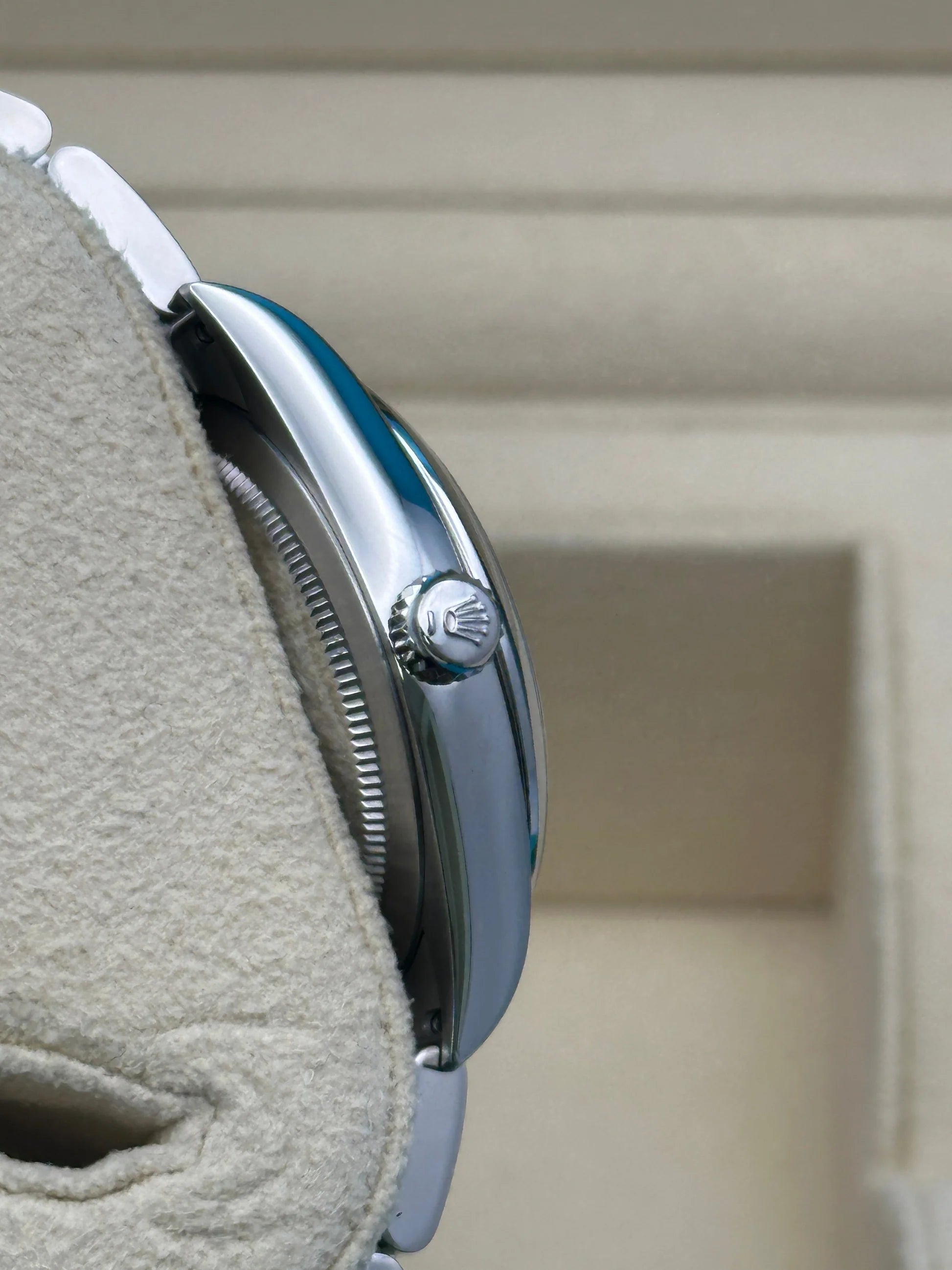 Rolex Oyster Perpetual 34mm 124200-0001 Silver Dial Oyster Stainless Steel Bracelet - Image 3
