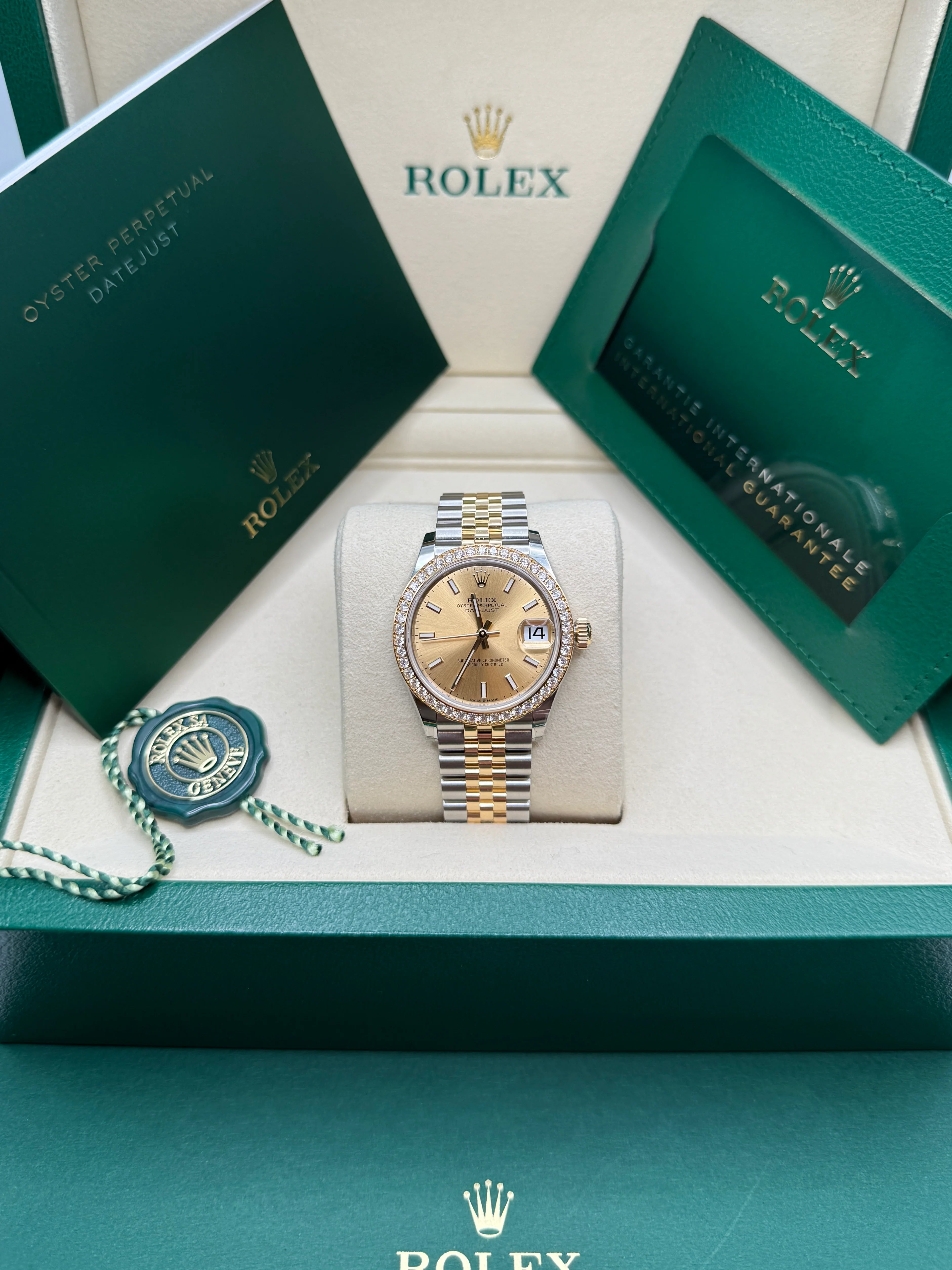 Rolex Datejust m278383-0013/0014 31mm Champagne Dial Oyster Bracelet - Image 9