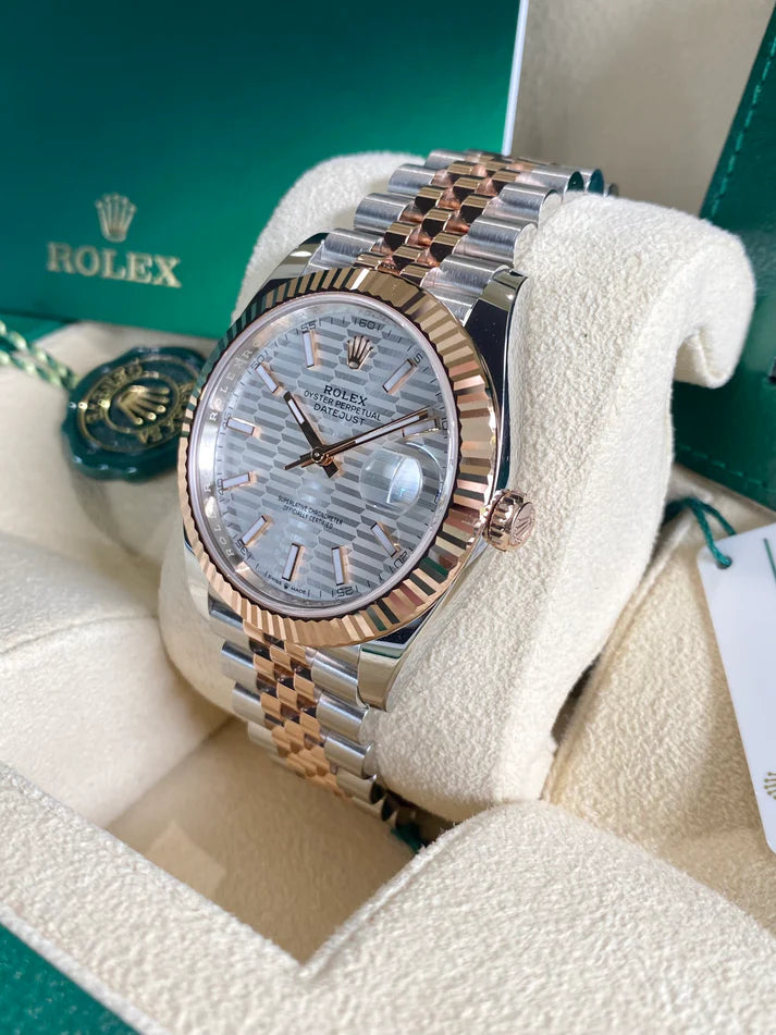 Rolex Datejust 41mm 126331 Silver Fluted Motif Dial Two Tone Stainless Steel & 18K Rose Gold Jubilee Bracelet Men's Watch - Image 5
