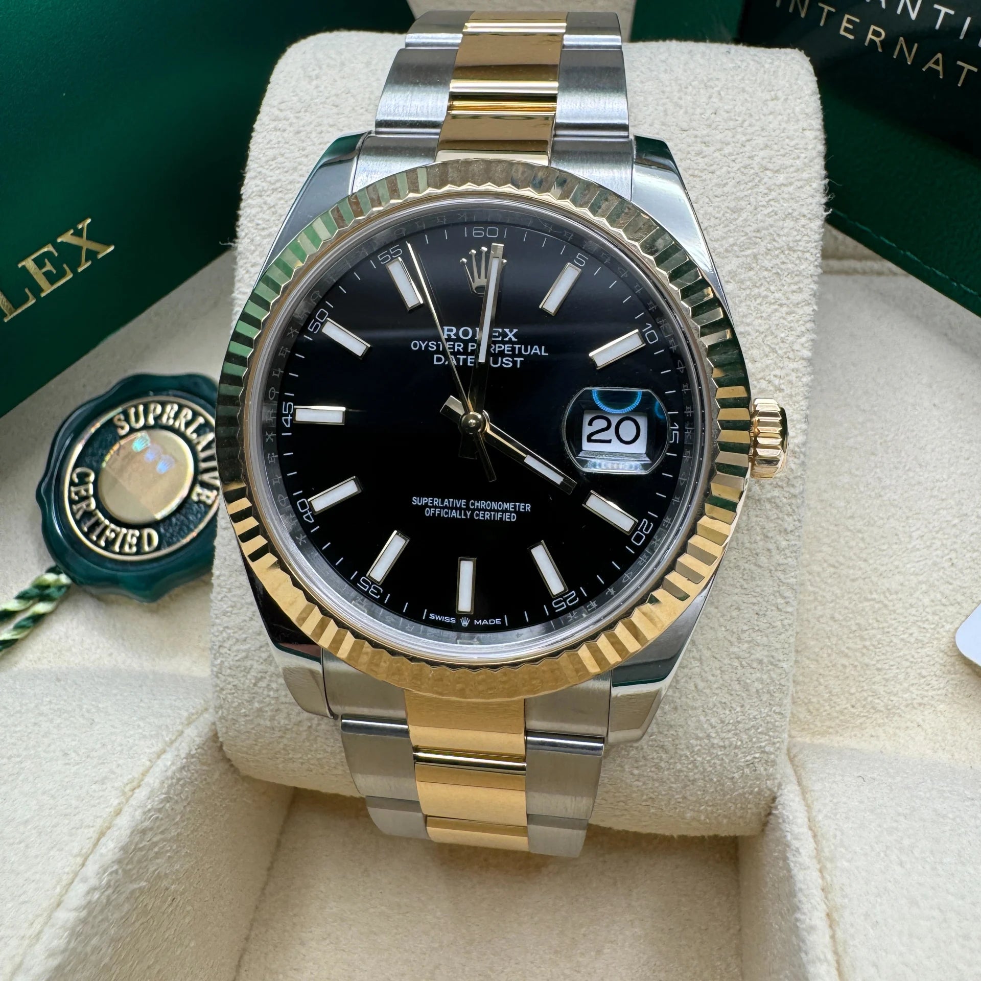 Rolex Datejust 41mm Two-Tone Yellow Gold Fluted Bezel Black Index Dial Jubilee - 126333 - Image 6