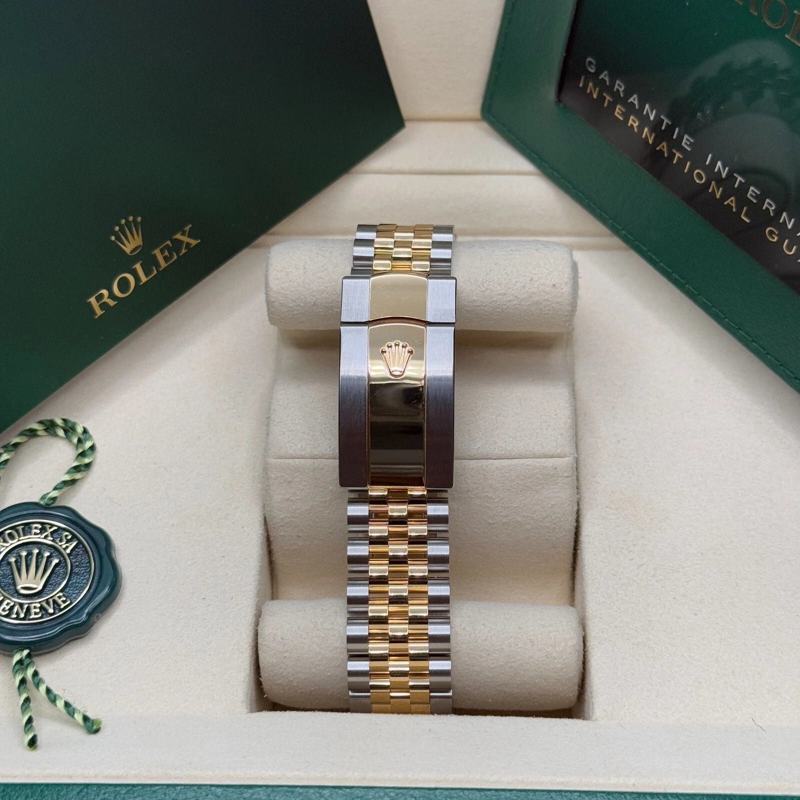 Rolex Datejust 41mm 126333 Silver Index Oyster Steel and Yellow Gold Mens Watch - Image 11