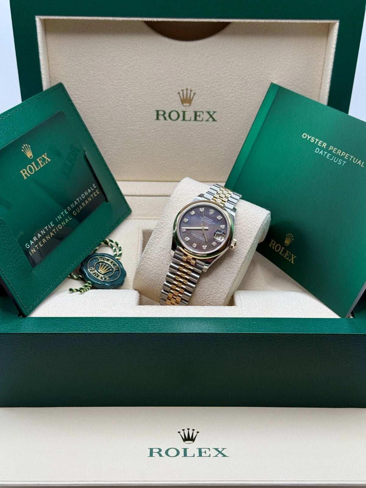 Rolex Datejust m278243-0023/0024 31mm Black Mother-of-Pearl Dial Yellow Rolesor Oyster Watch - Image 10