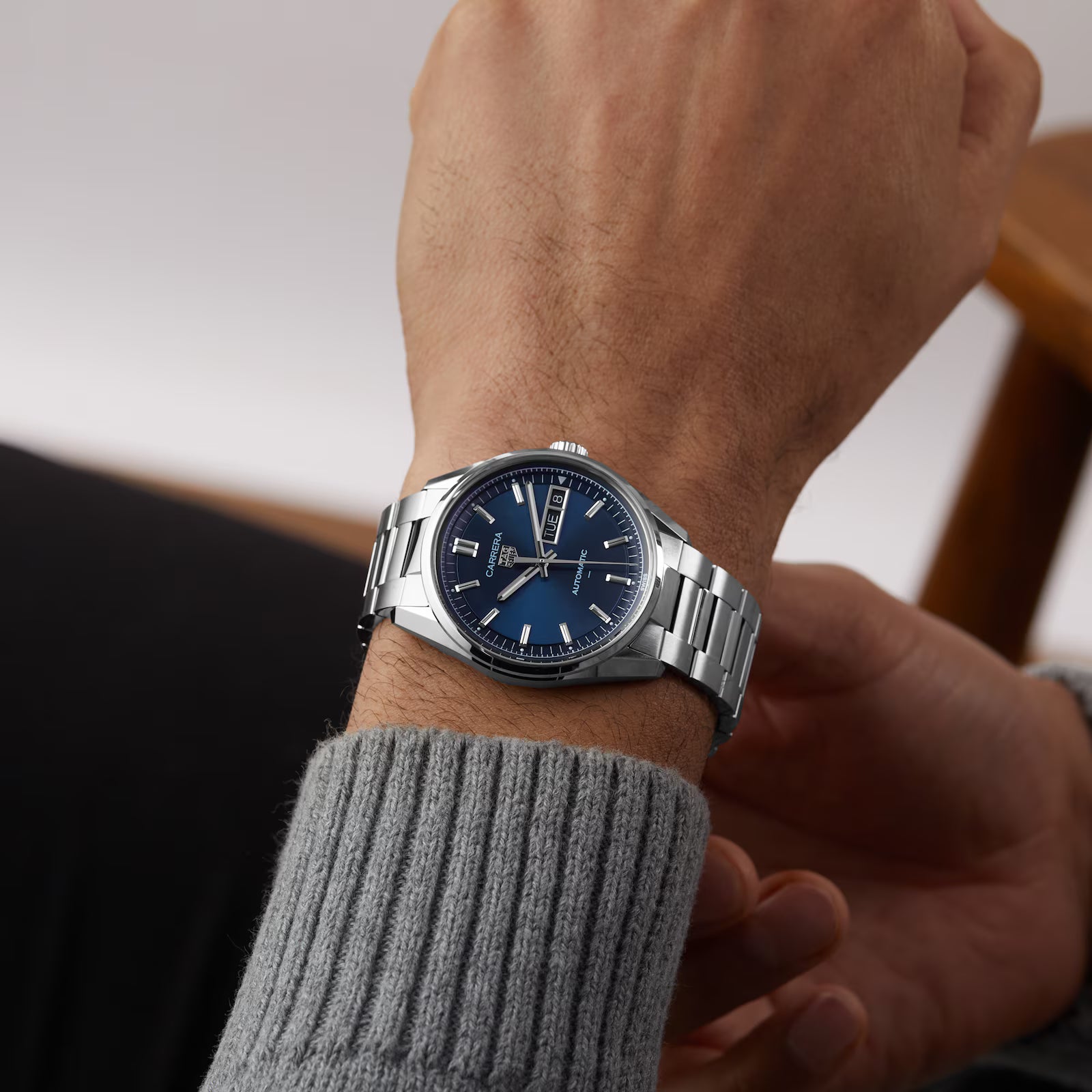 TAG Heuer Carrera Day-Date 41mm Mens Watch Blue WDA2112.BA0043 - Image 6