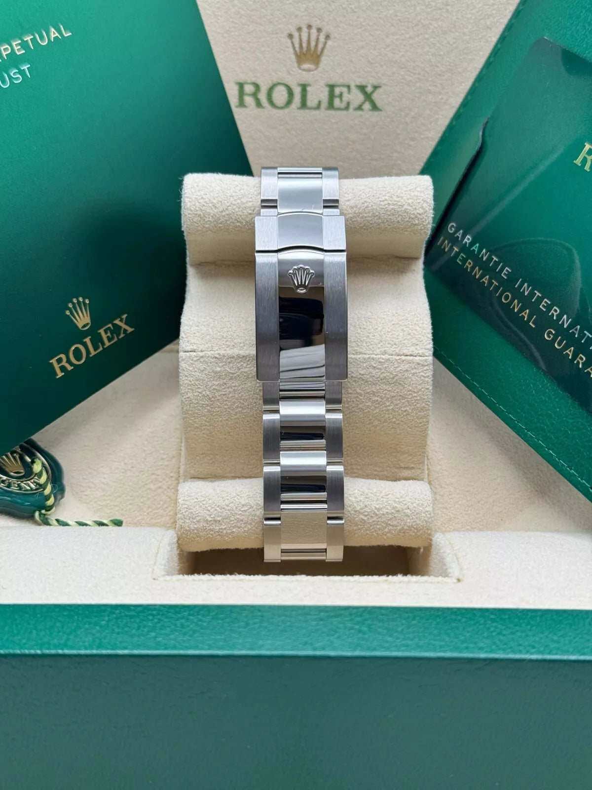 Rolex Datejust 41mm Smooth Bezel White Roman Dial Jubilee - 126300 - Image 9