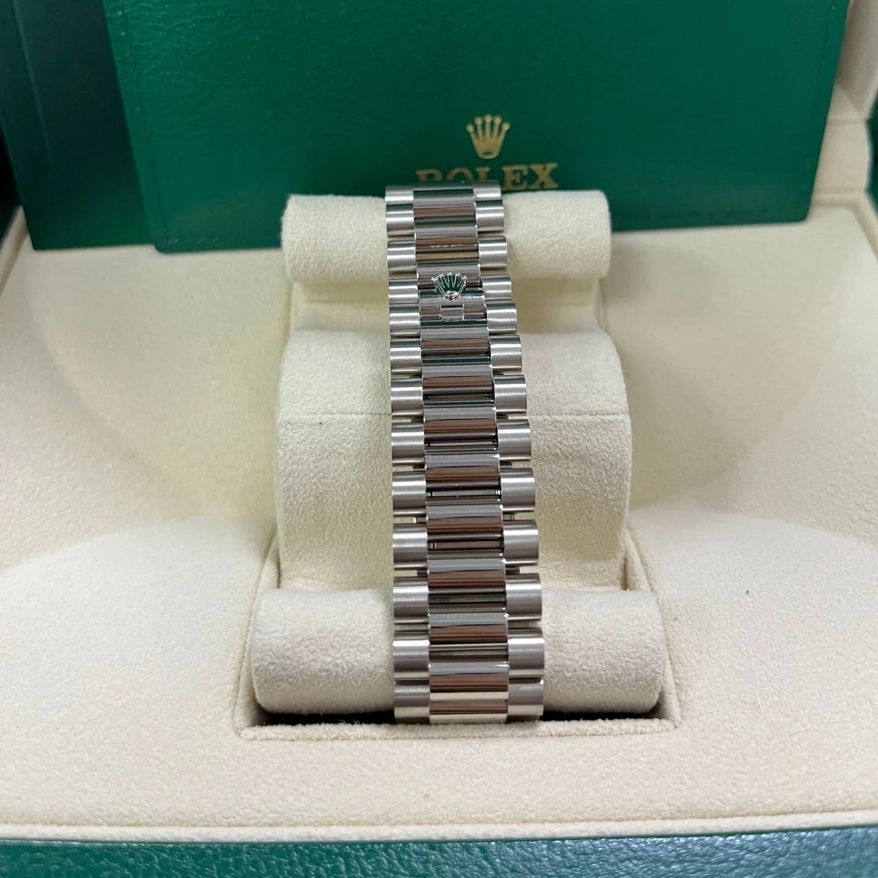 Rolex Day-Date President 40mm White Gold Mother of Pearl Diamond Baguette Dial - 228239 - Image 2